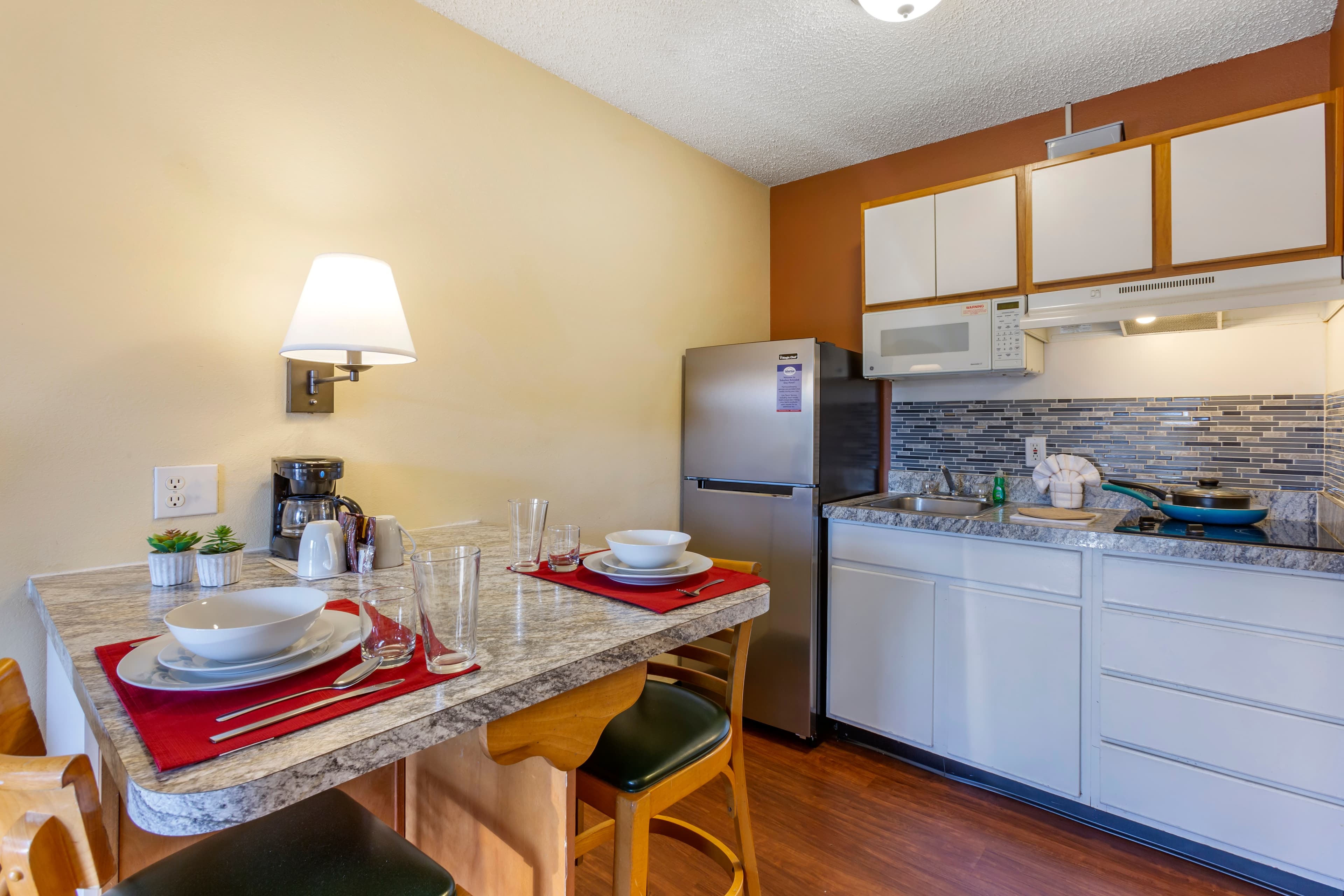 Suburban Studios Albuquerque Uptown - Image 3