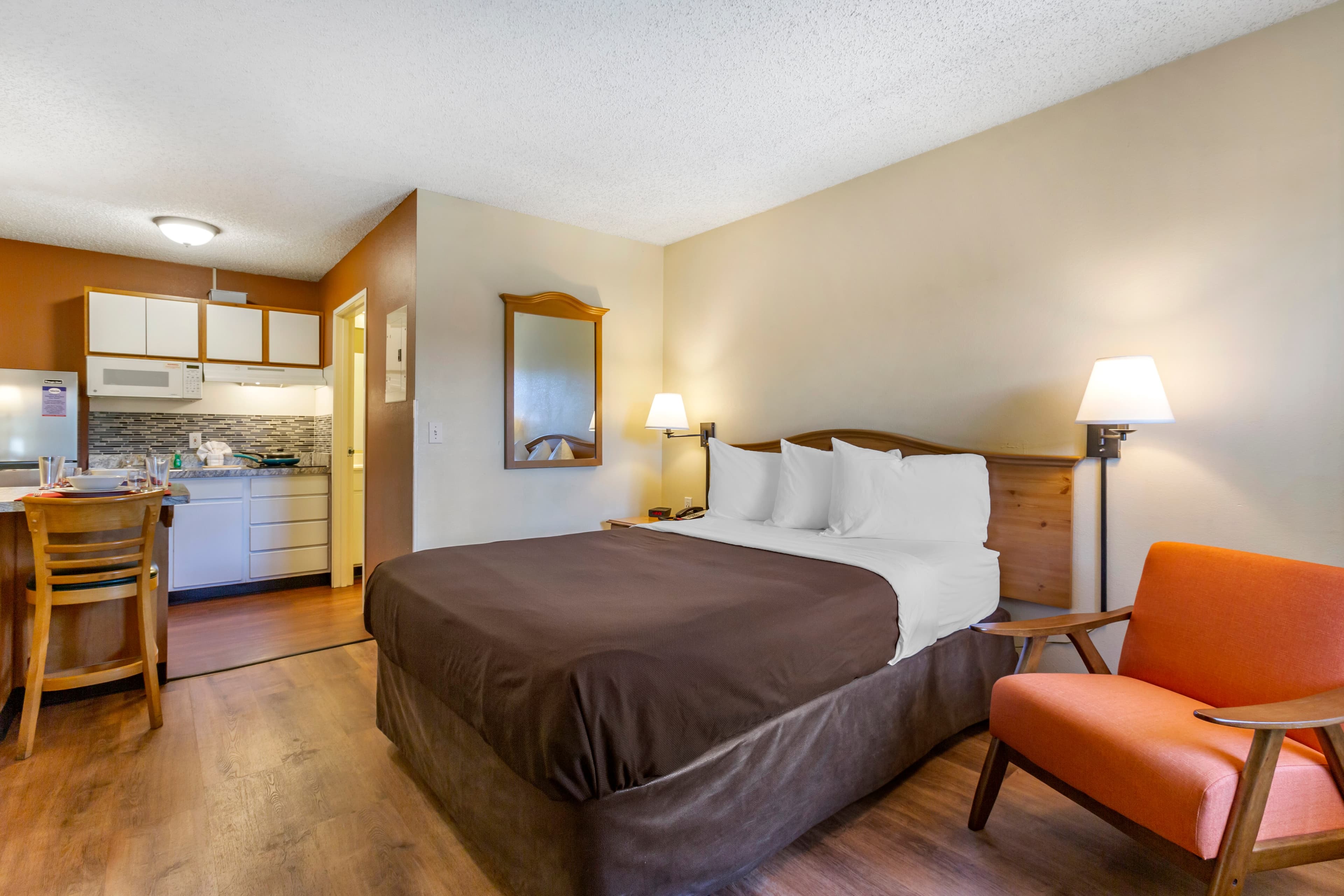 Suburban Studios Albuquerque Uptown — 16