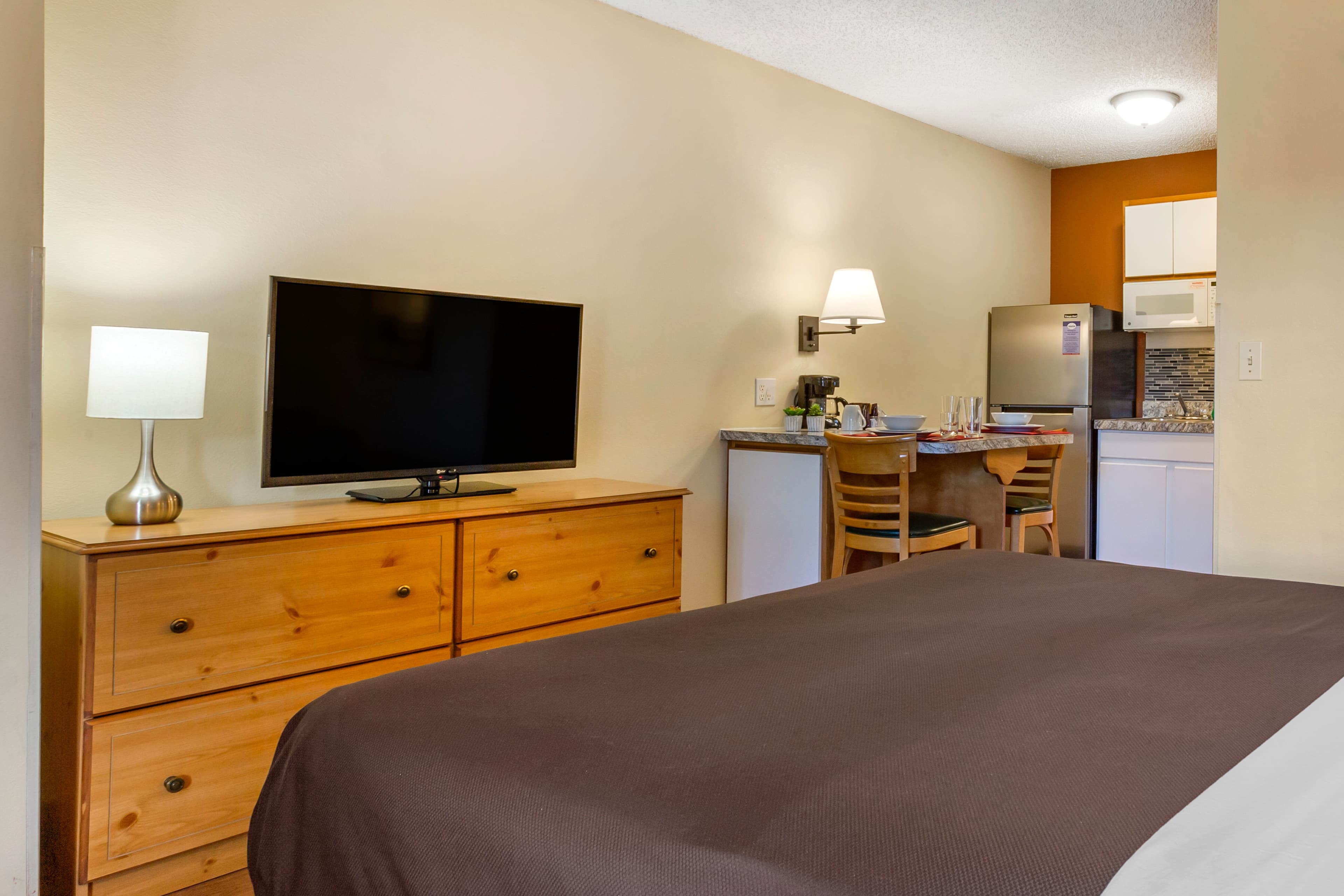 Suburban Studios Albuquerque Uptown — 17