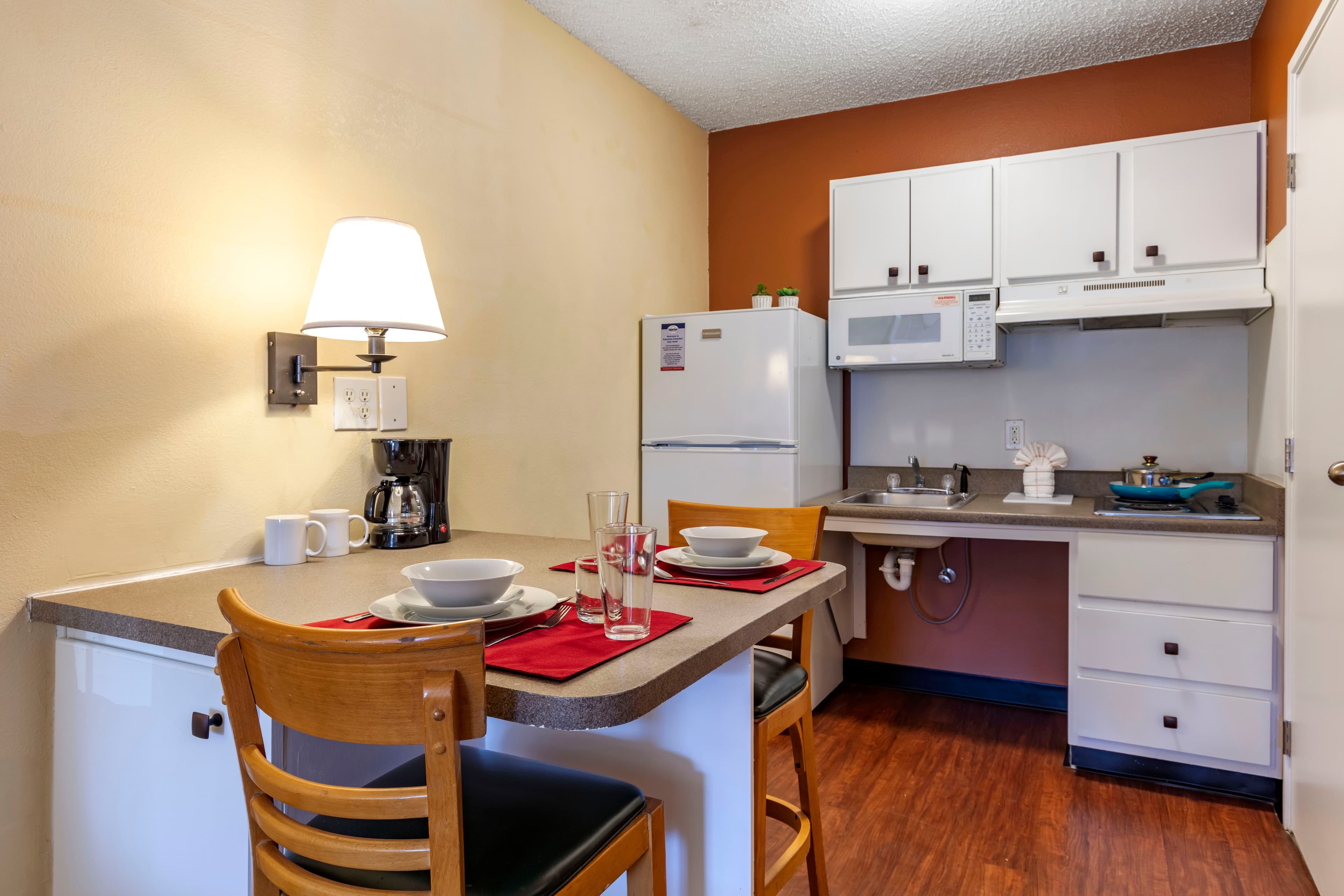 Suburban Studios Albuquerque Uptown — 9