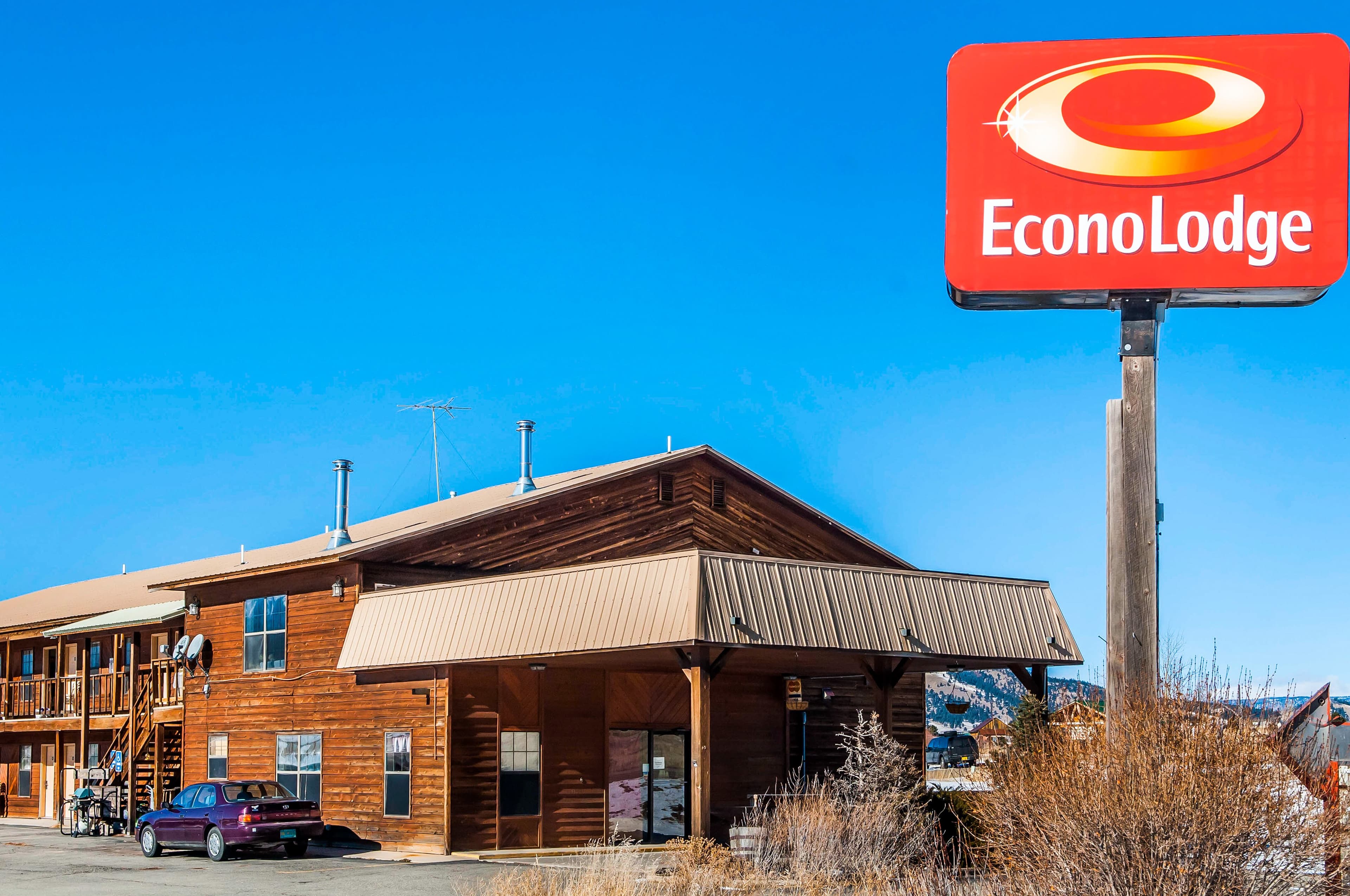 Econo Lodge Eagle Nest - Image 1