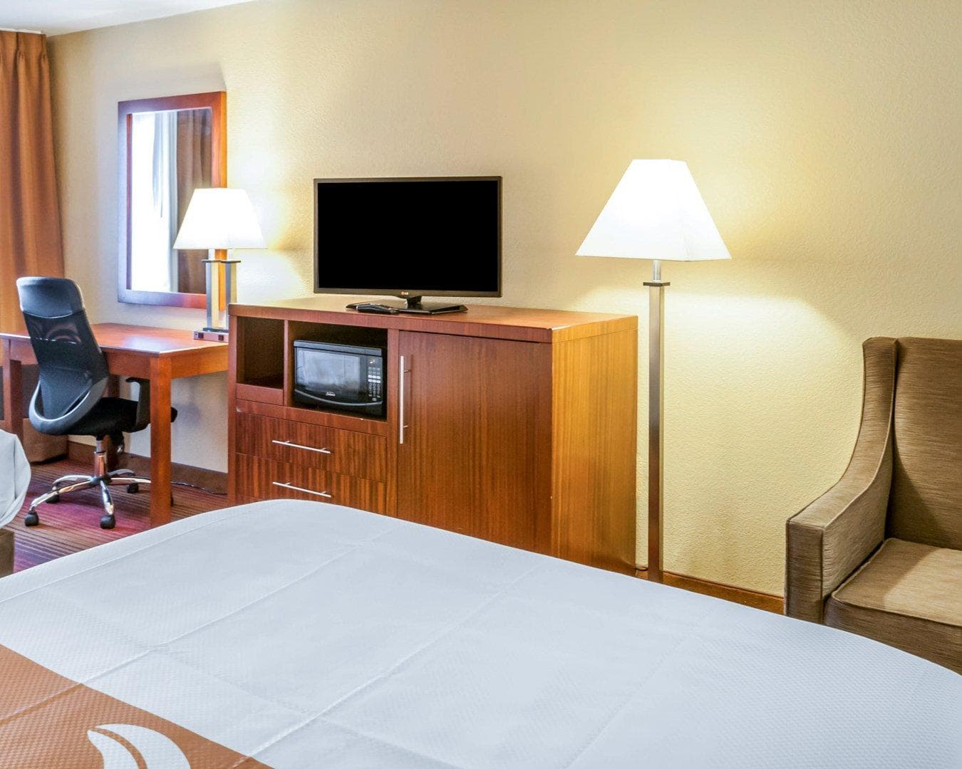 Quality Inn & Suites Albuquerque West - Image 4