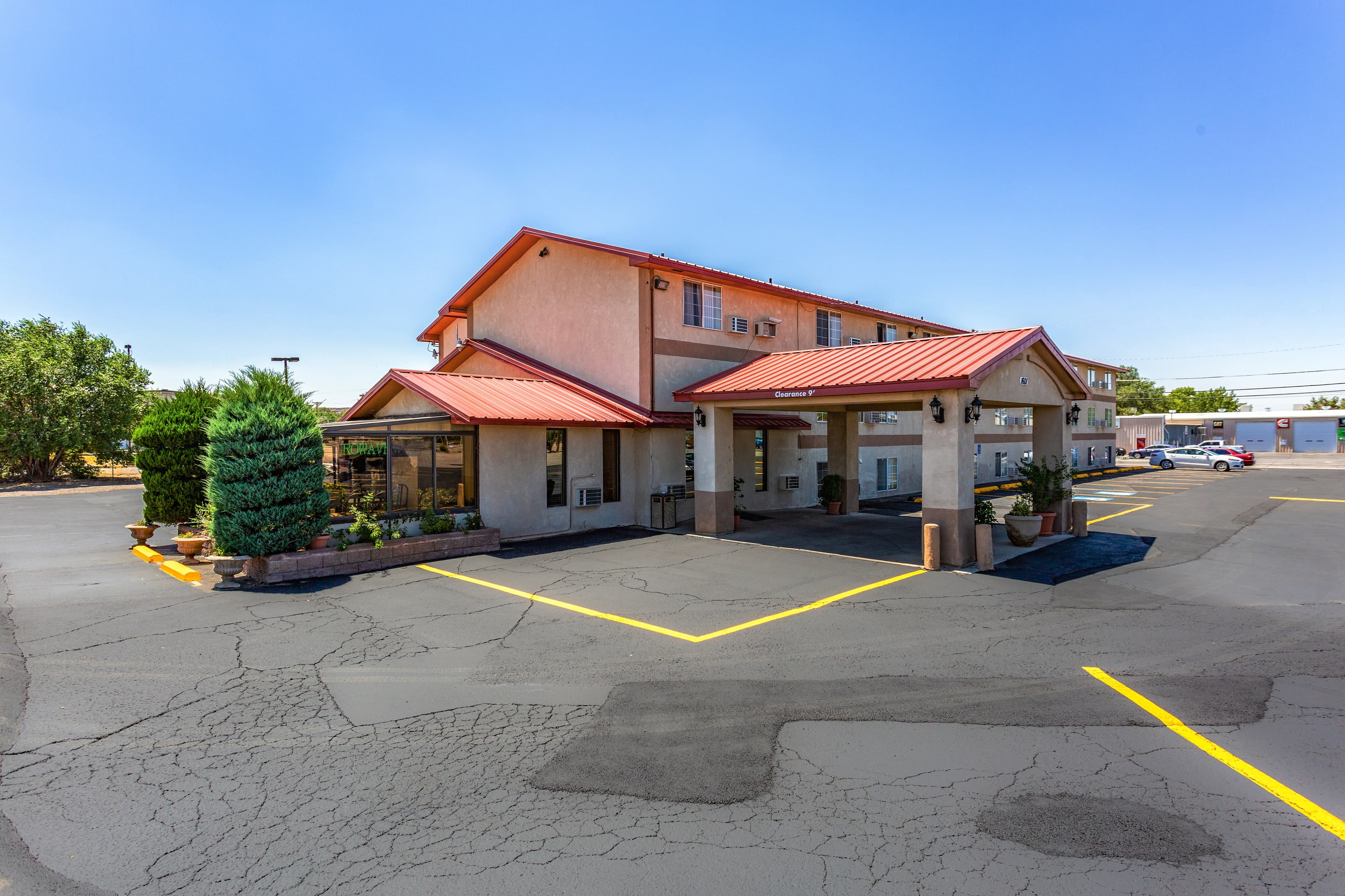 Rodeway Inn Farmington - Image 1