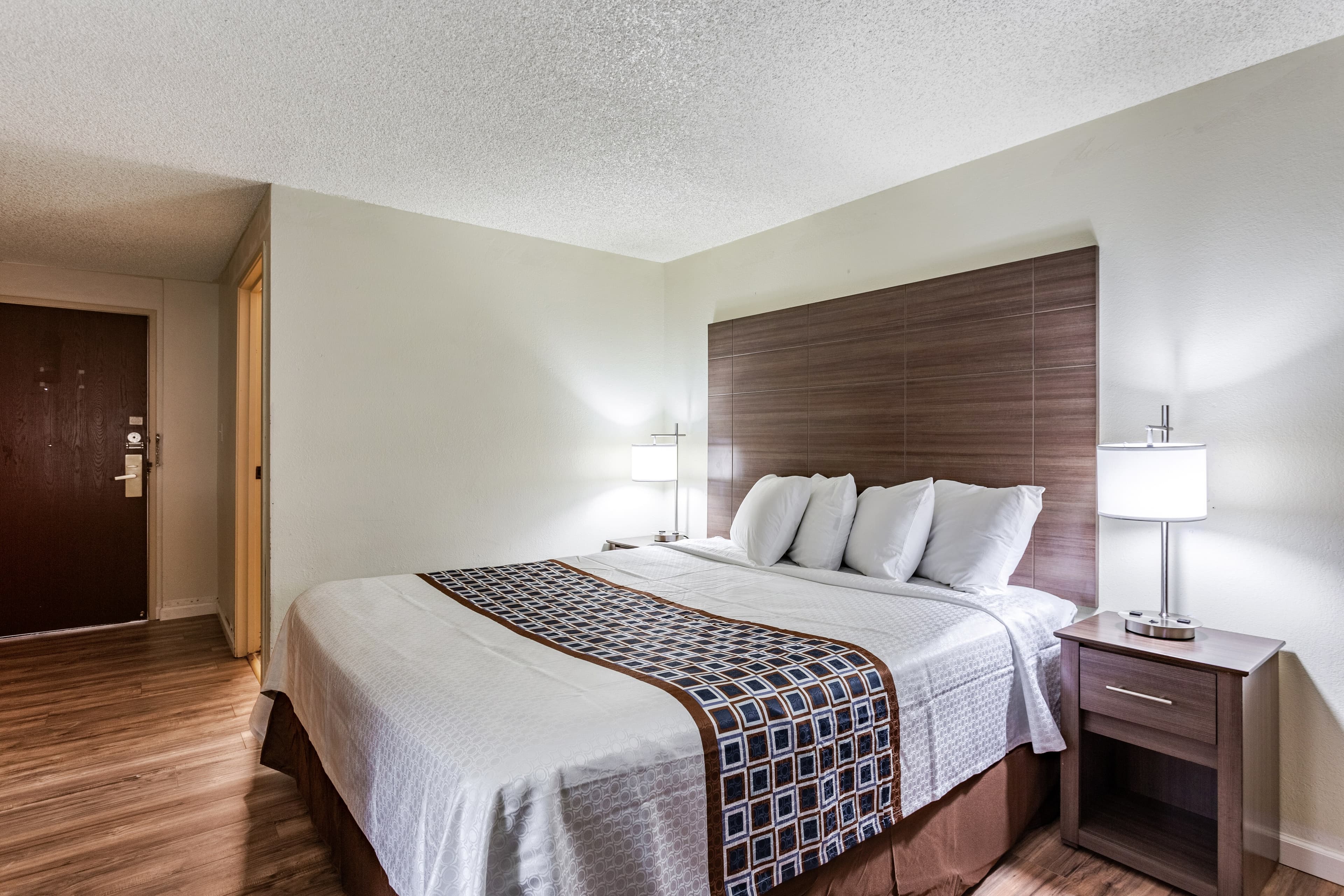 Rodeway Inn Farmington — 12