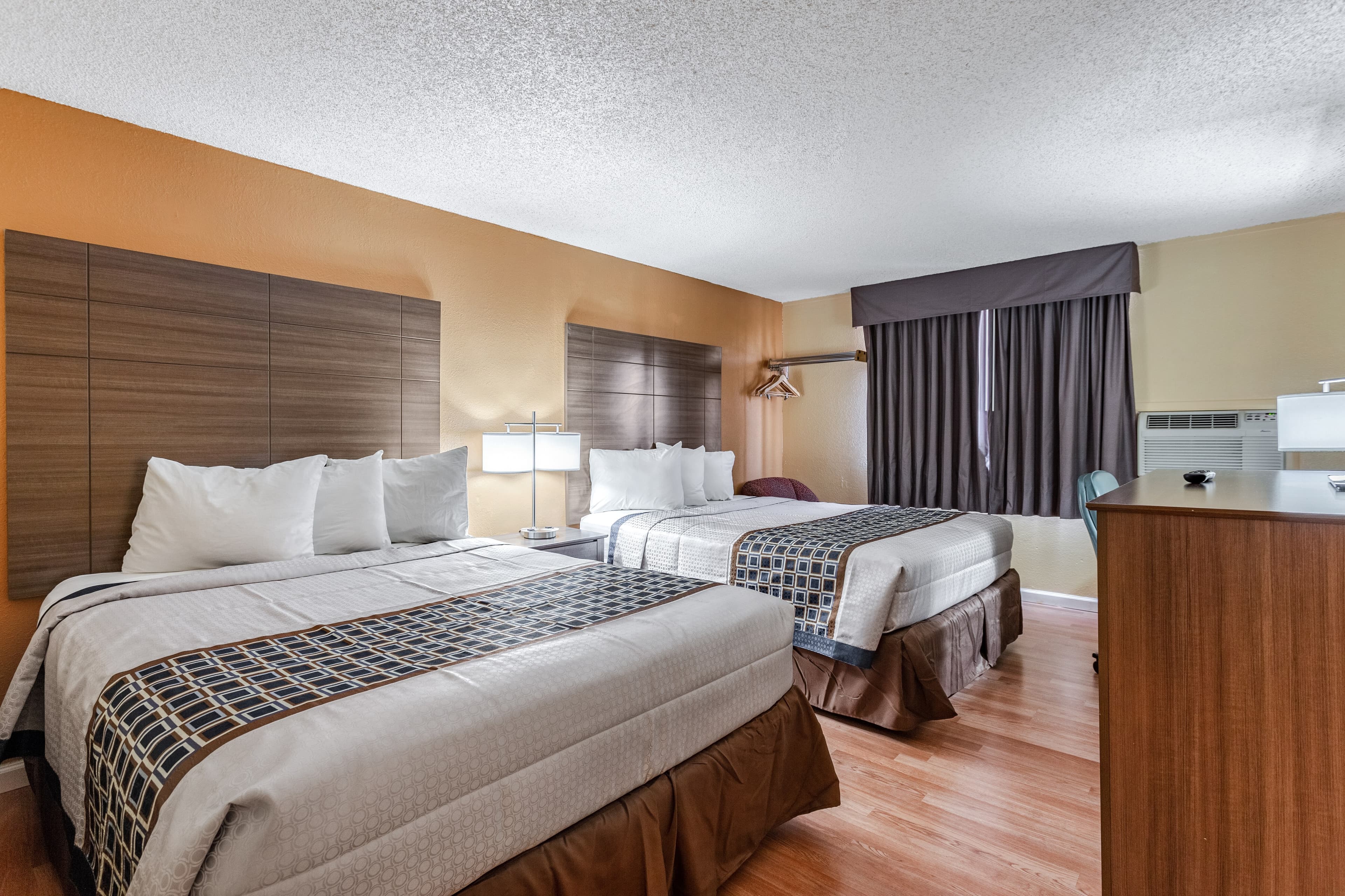 Rodeway Inn Farmington — 6