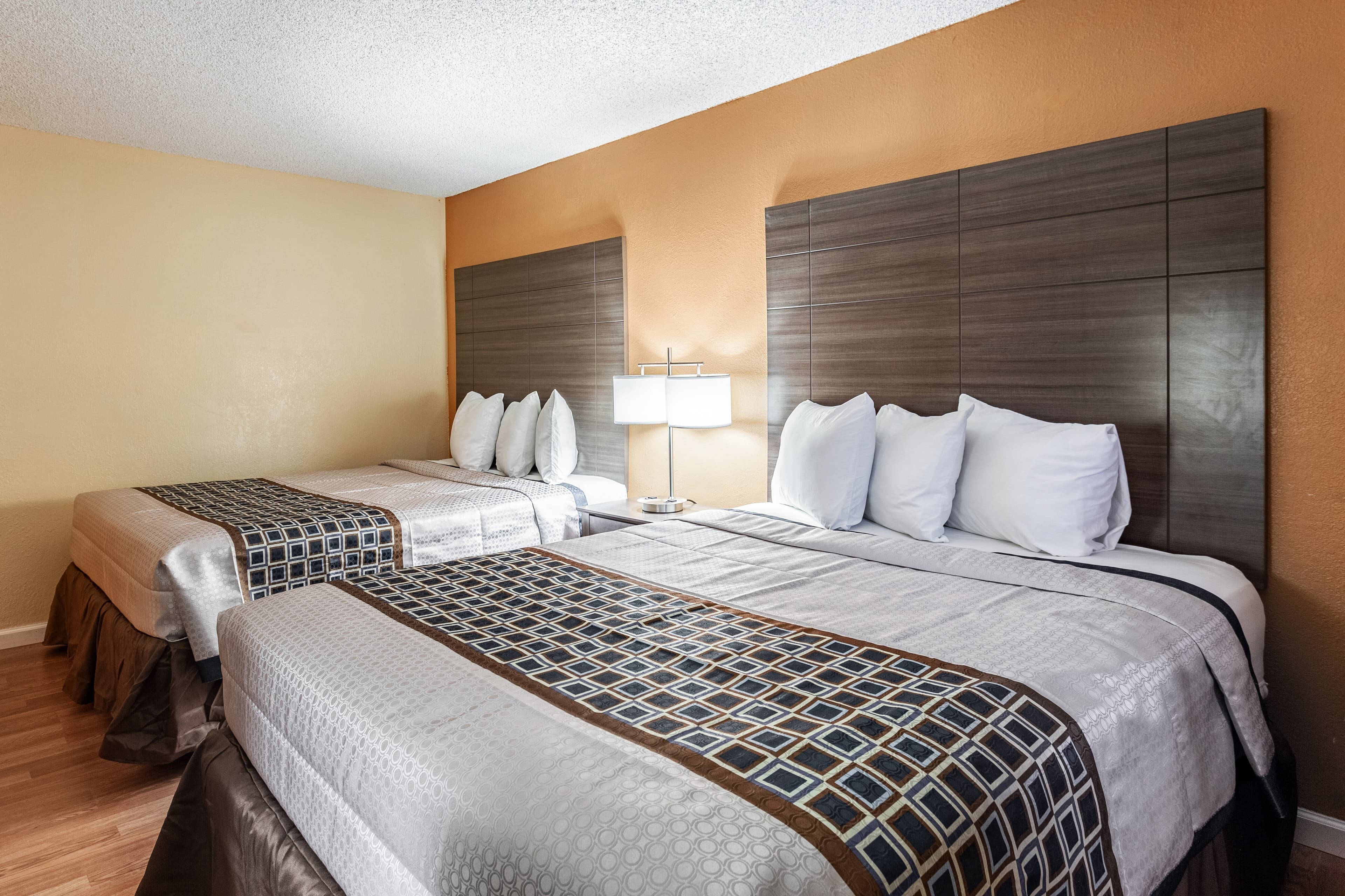 Rodeway Inn Farmington — 8