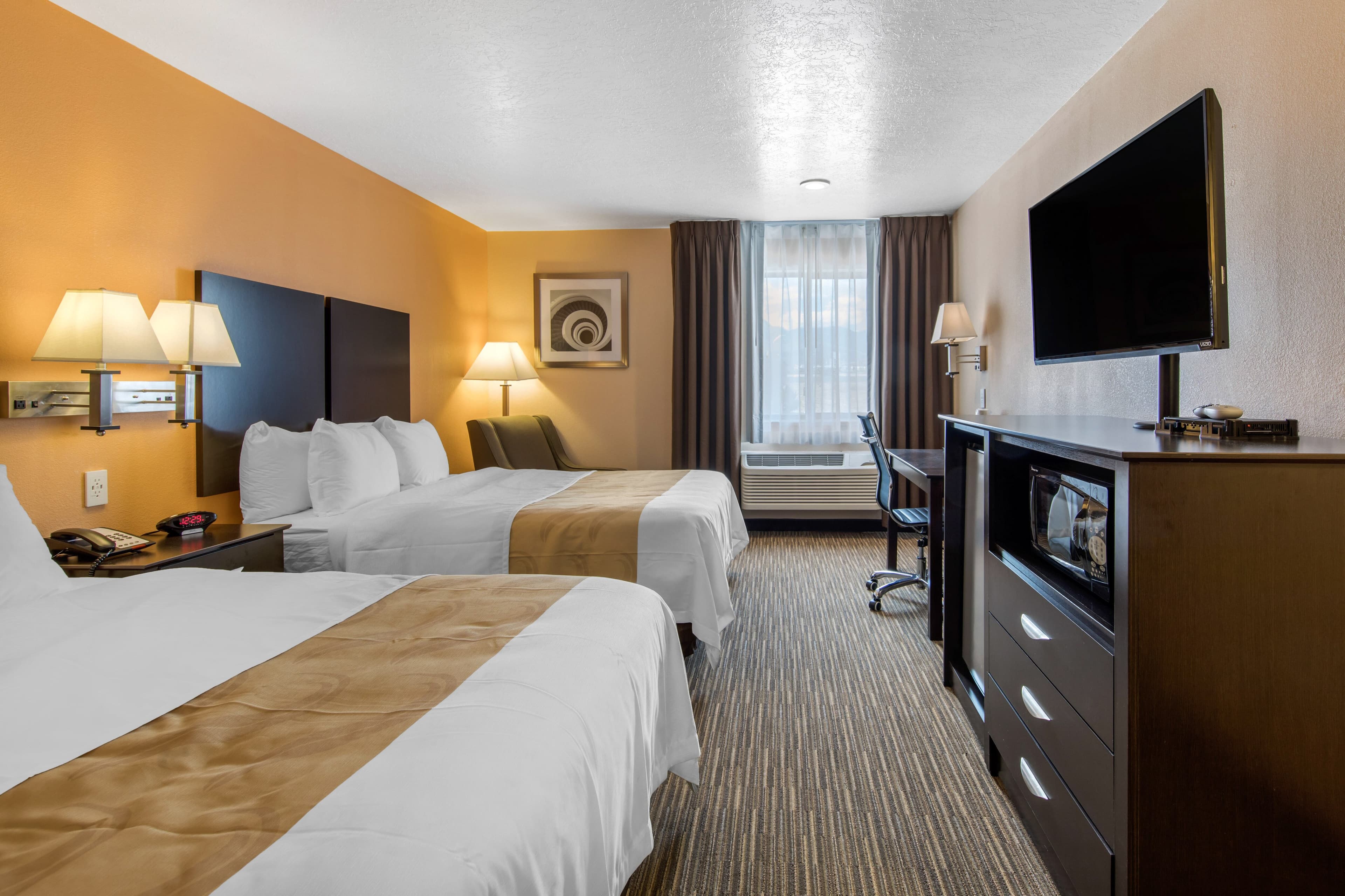 Quality Inn & Suites Albuquerque North near Balloon Fiesta Park — 14