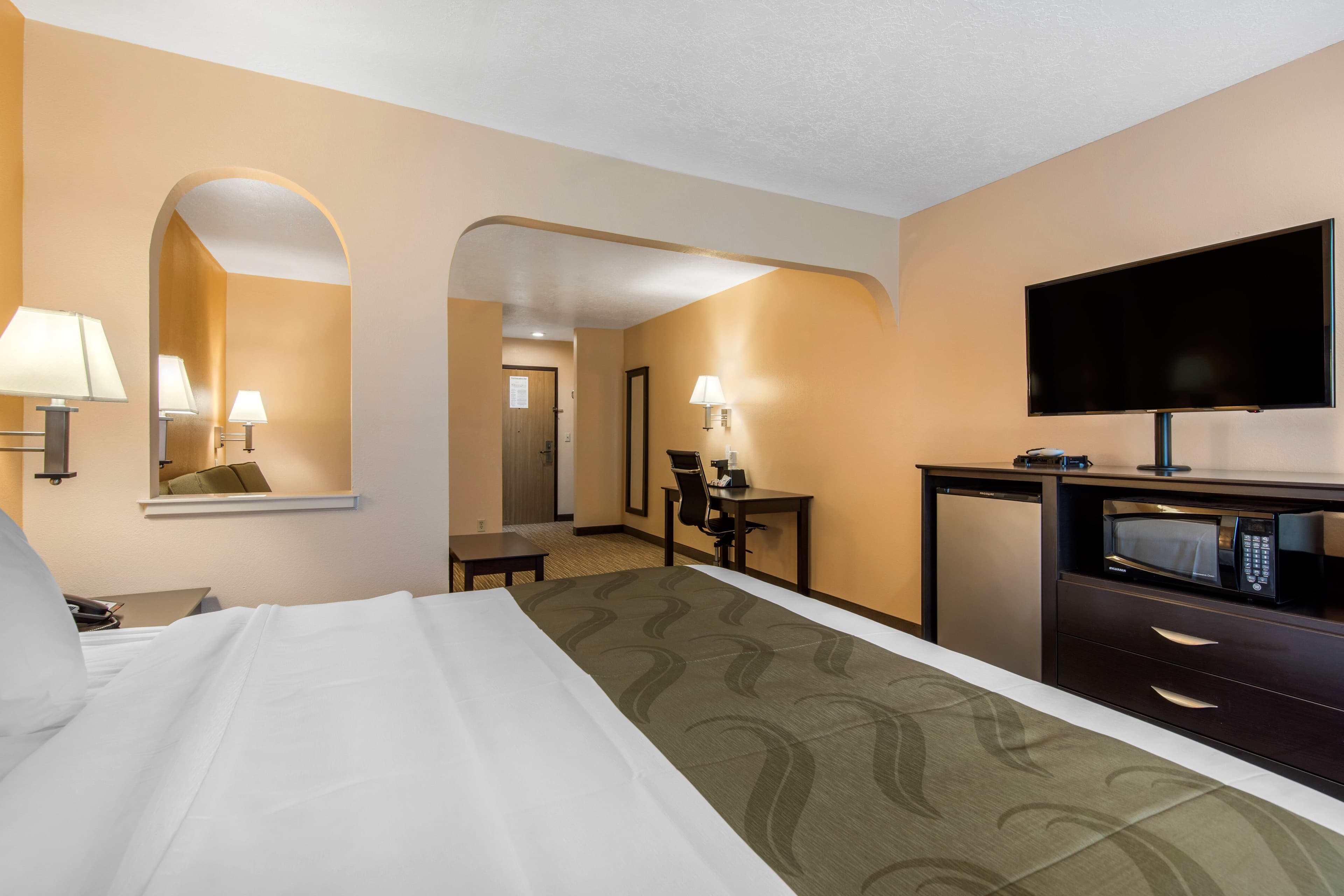 Quality Inn & Suites Albuquerque North near Balloon Fiesta Park — 19