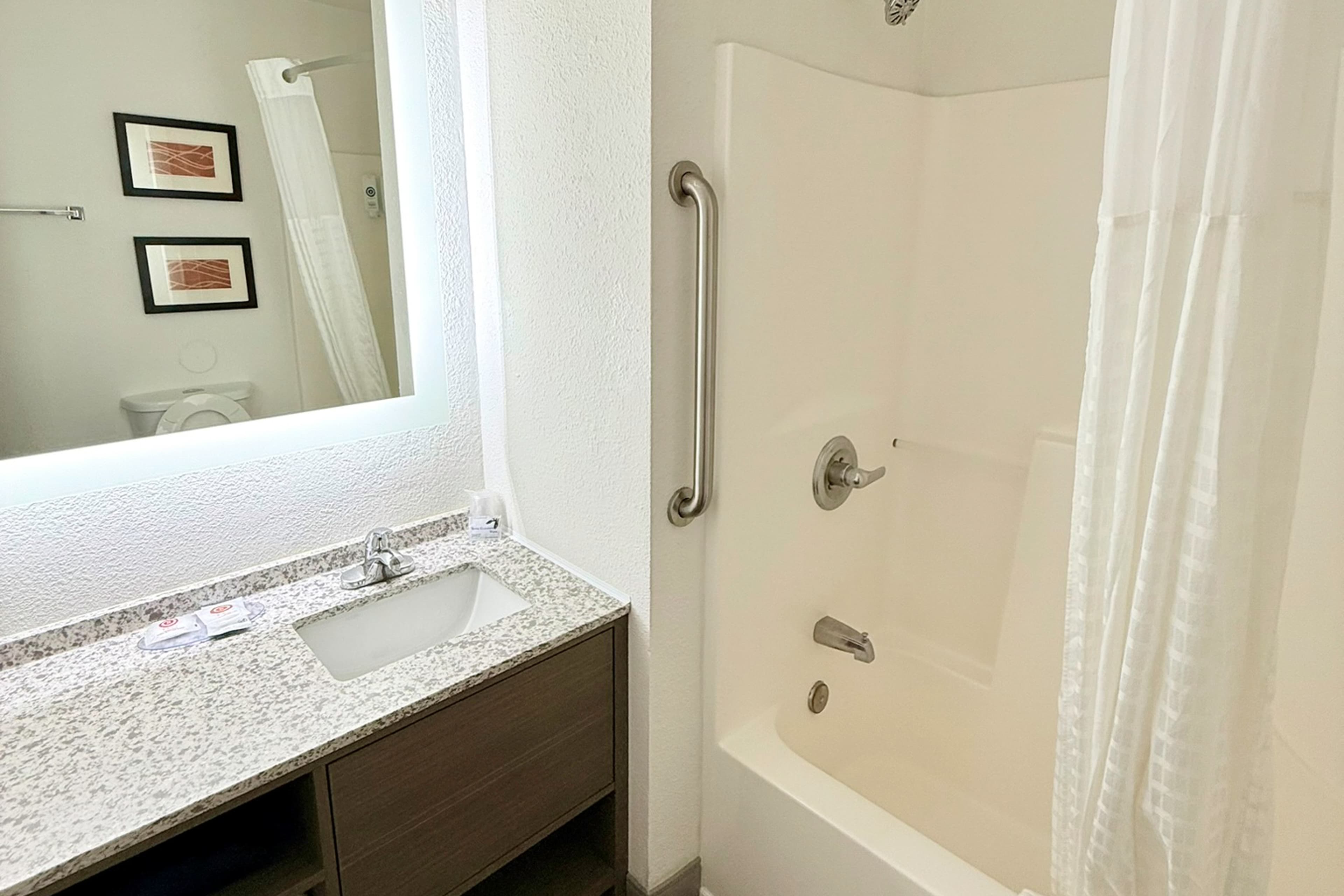 Comfort Inn Gallup I-40 Exit 20 — 16