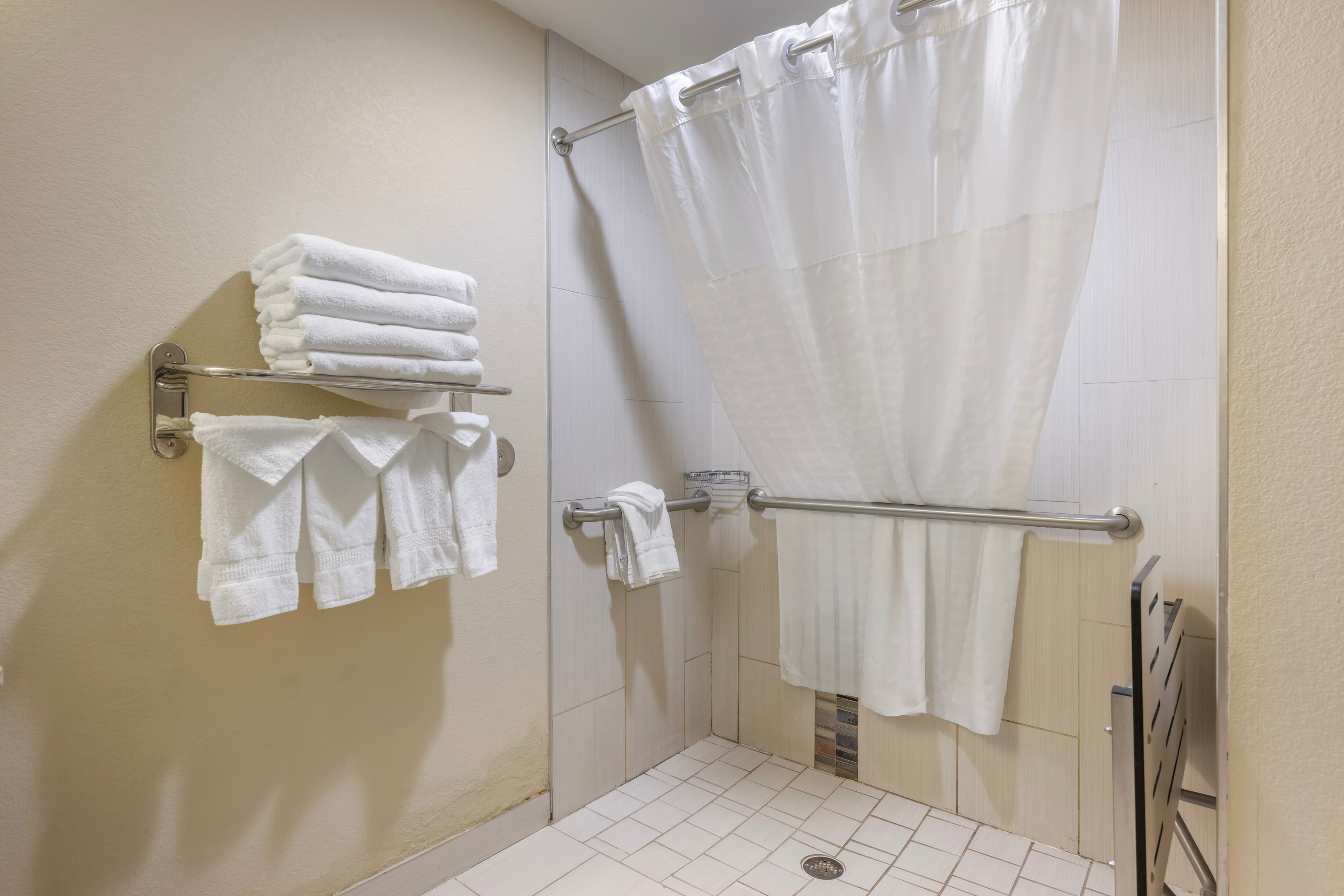 Comfort Inn & Suites Artesia — 9