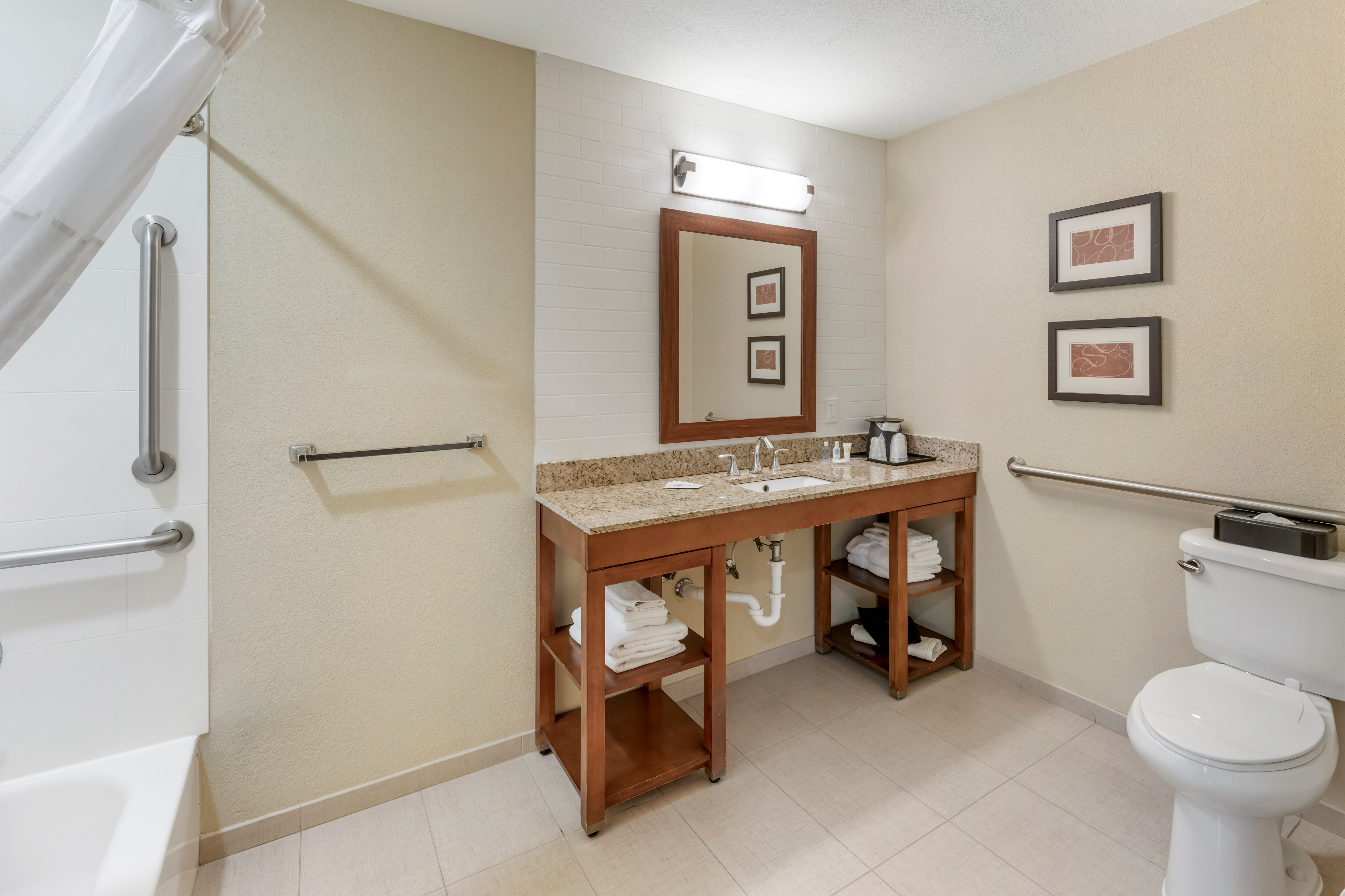 Comfort Suites Carlsbad - Image 5