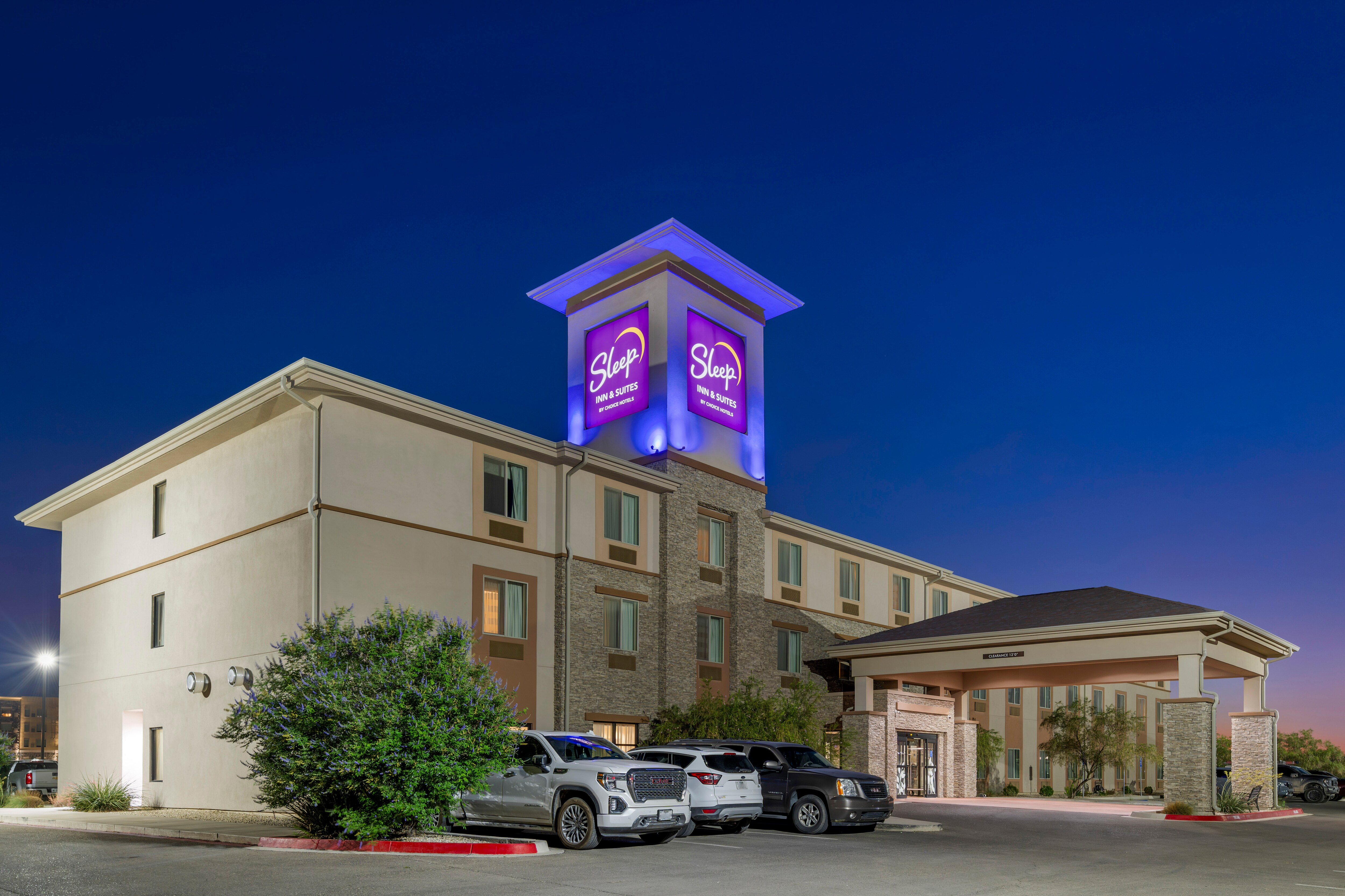 Sleep Inn & Suites Carlsbad Caverns Area - Image 1