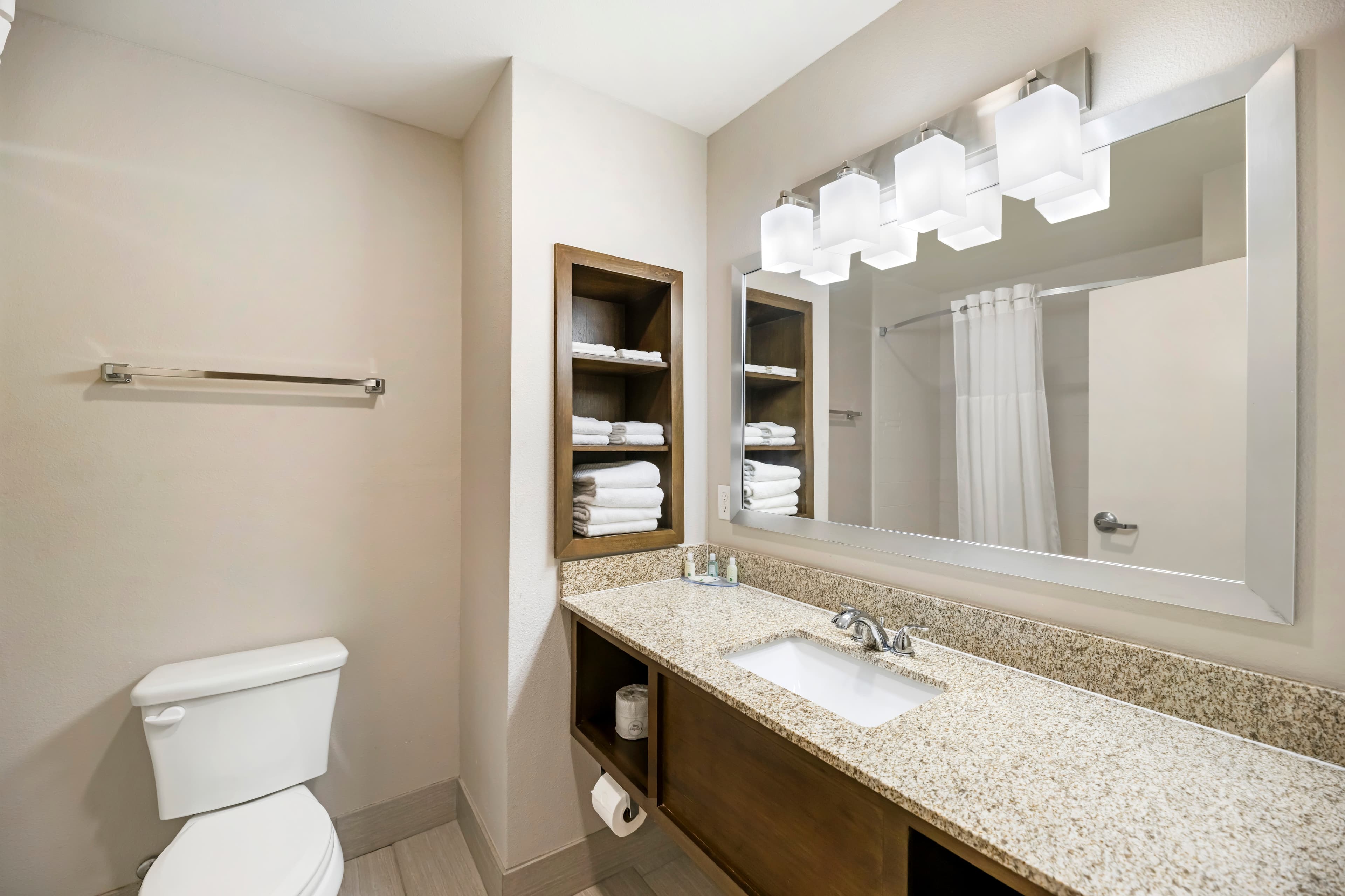 Quality Inn & Suites Carlsbad Caverns Area — 21
