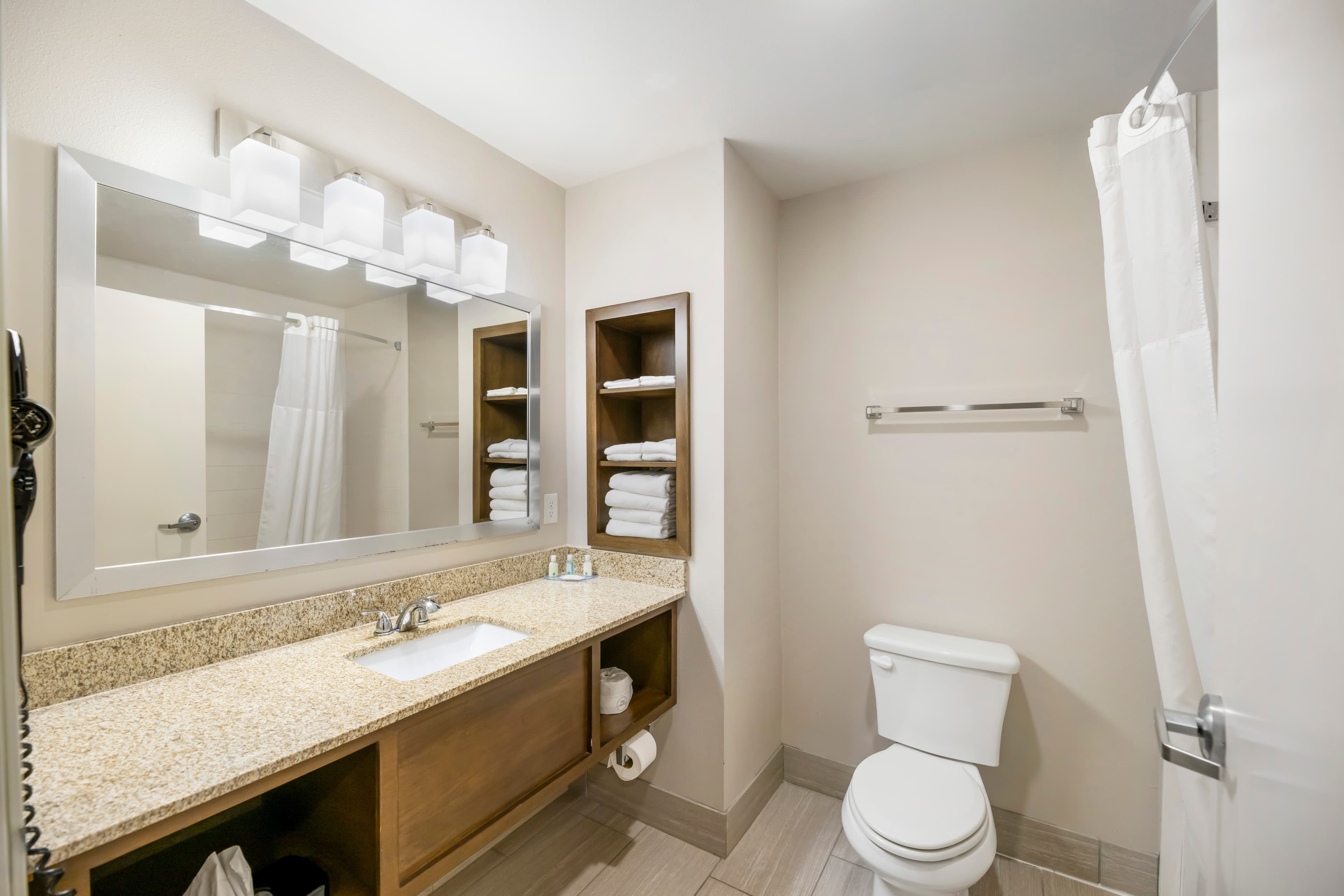 Quality Inn & Suites Carlsbad Caverns Area — 13