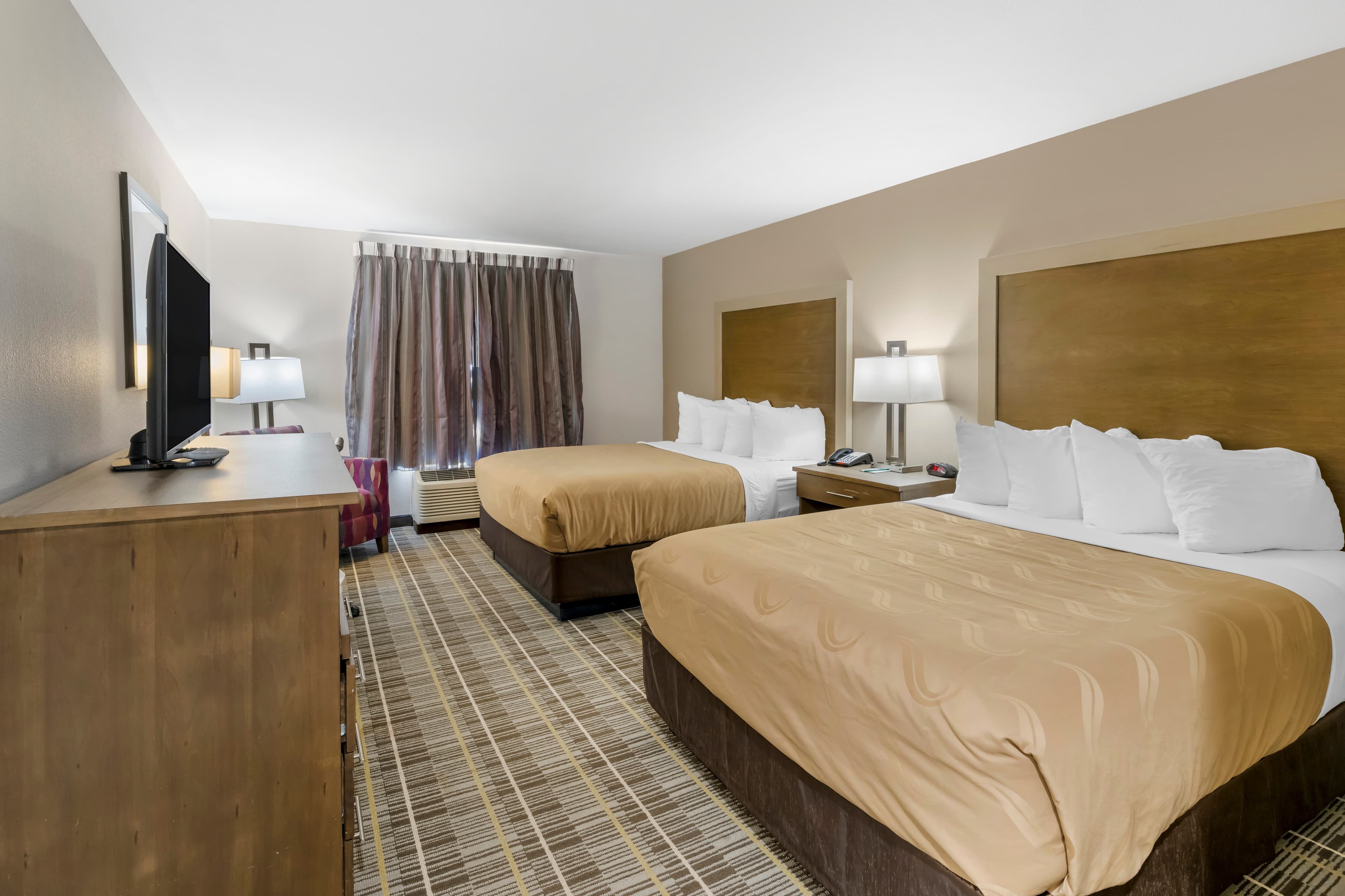 Quality Inn & Suites Carlsbad Caverns Area — 6