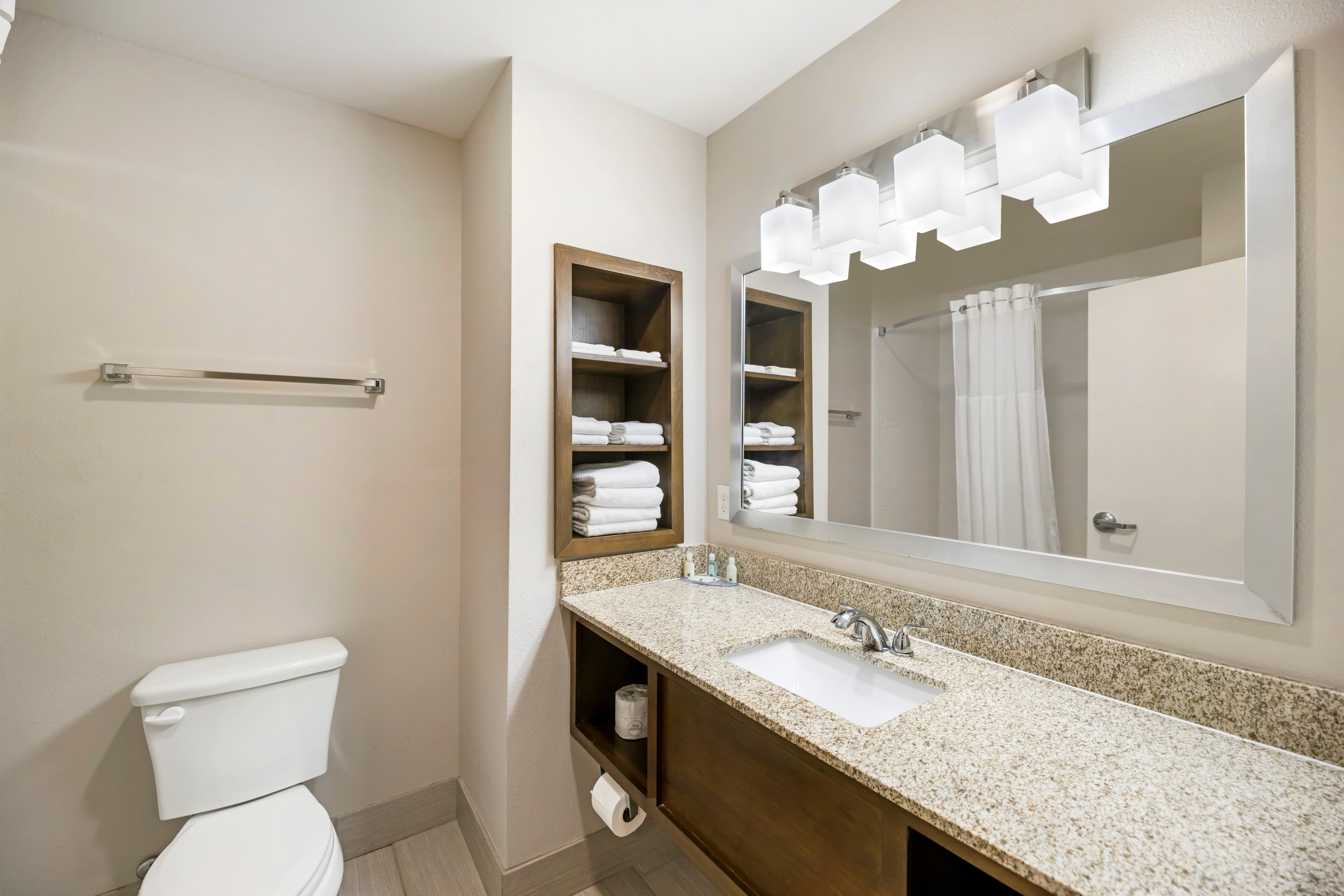 Quality Inn & Suites Carlsbad Caverns Area — 9