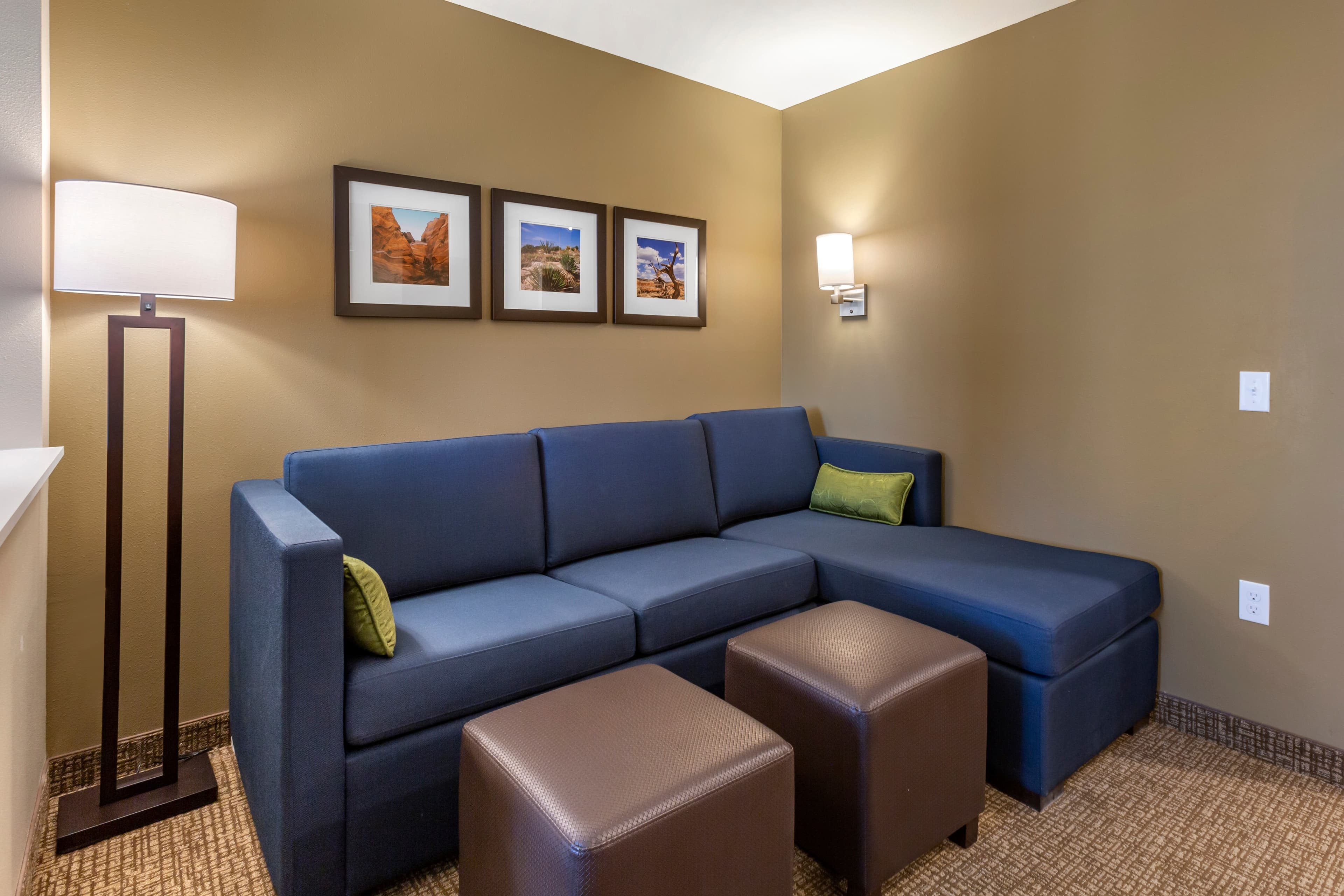 Comfort Suites Albuquerque Airport — 8