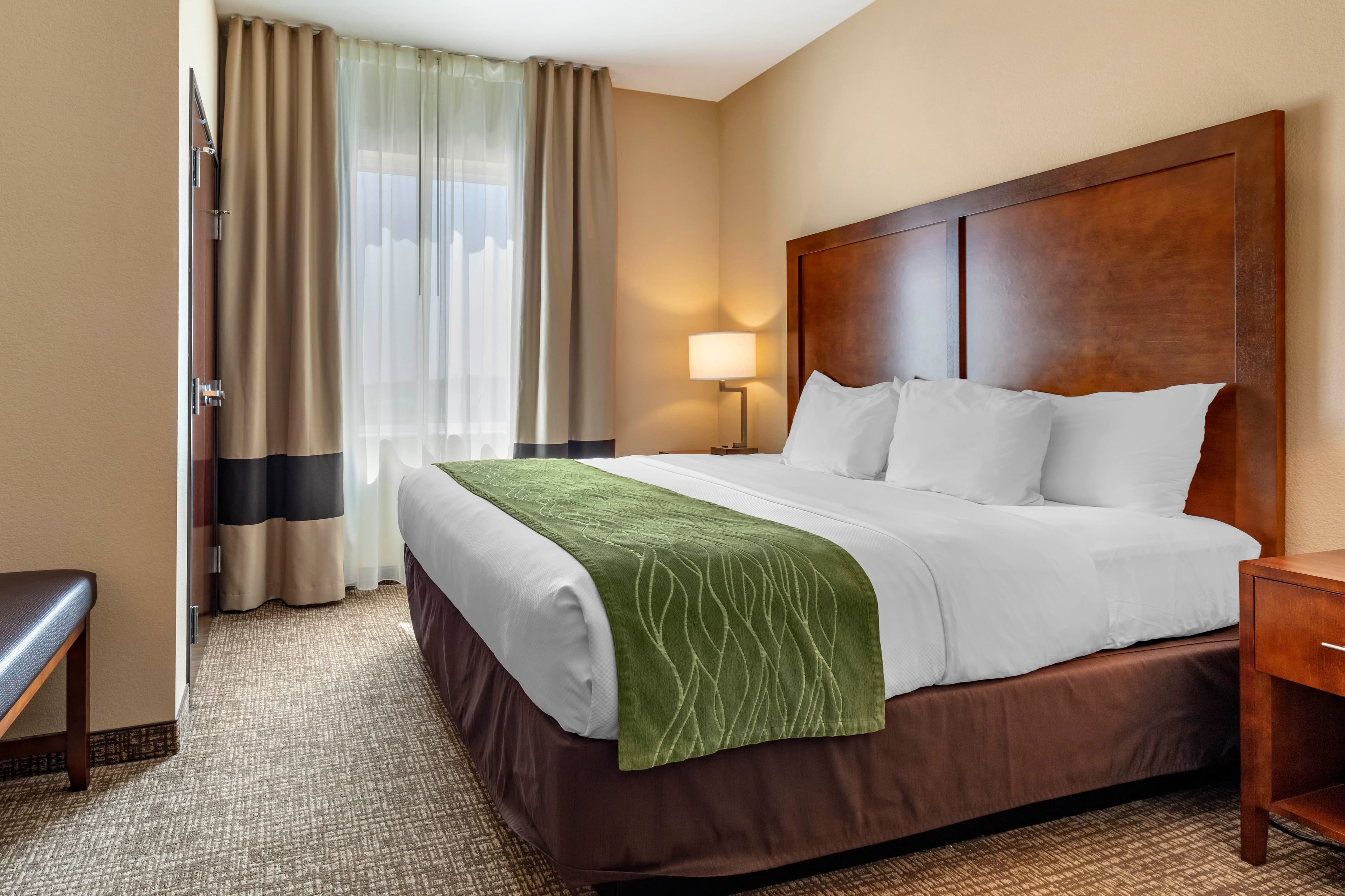 Comfort Inn & Suites Edgewood — 21