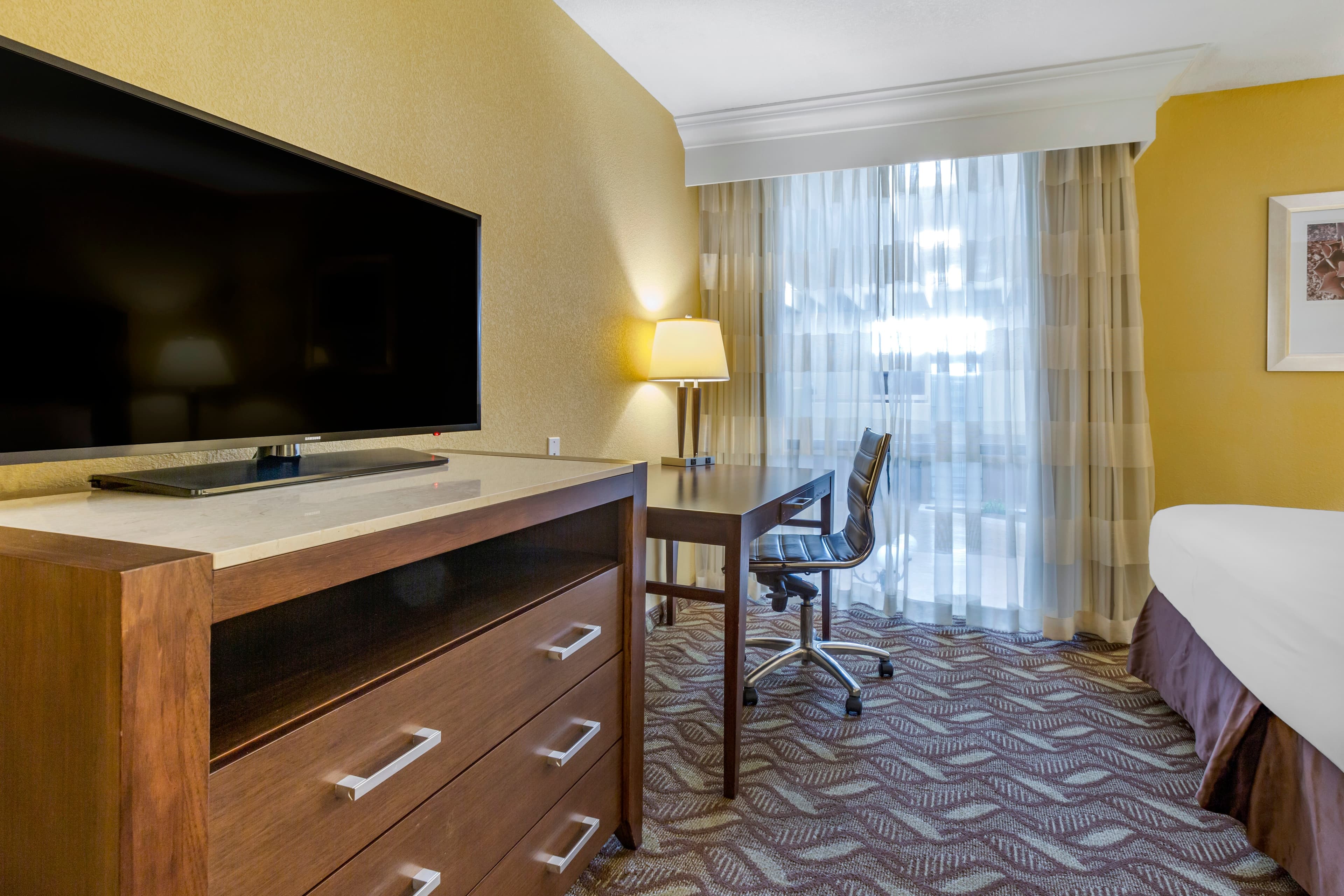 Clarion Inn & Suites Roswell — 12