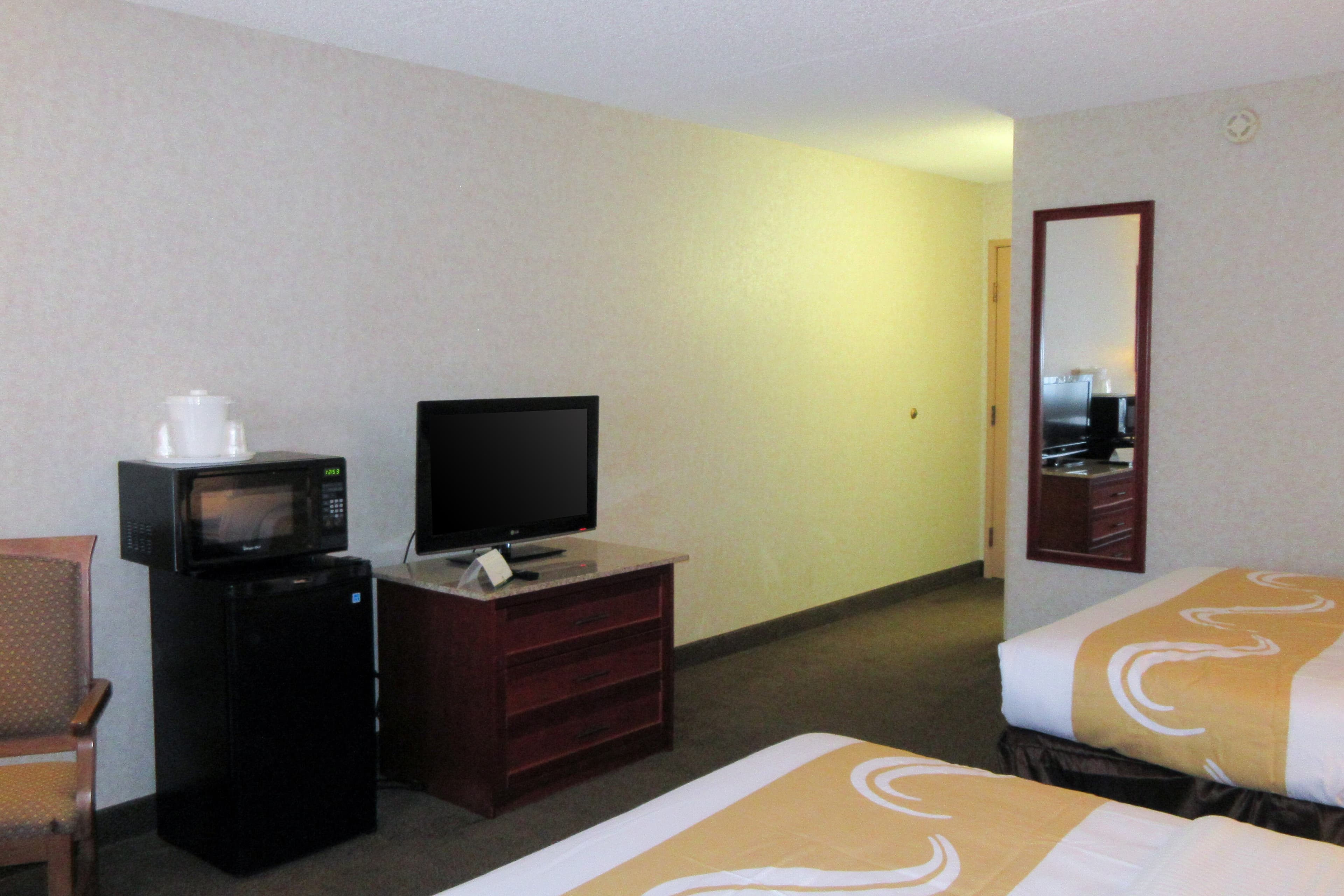 Quality Inn & Suites Albuquerque Midtown - University Area - Image 3