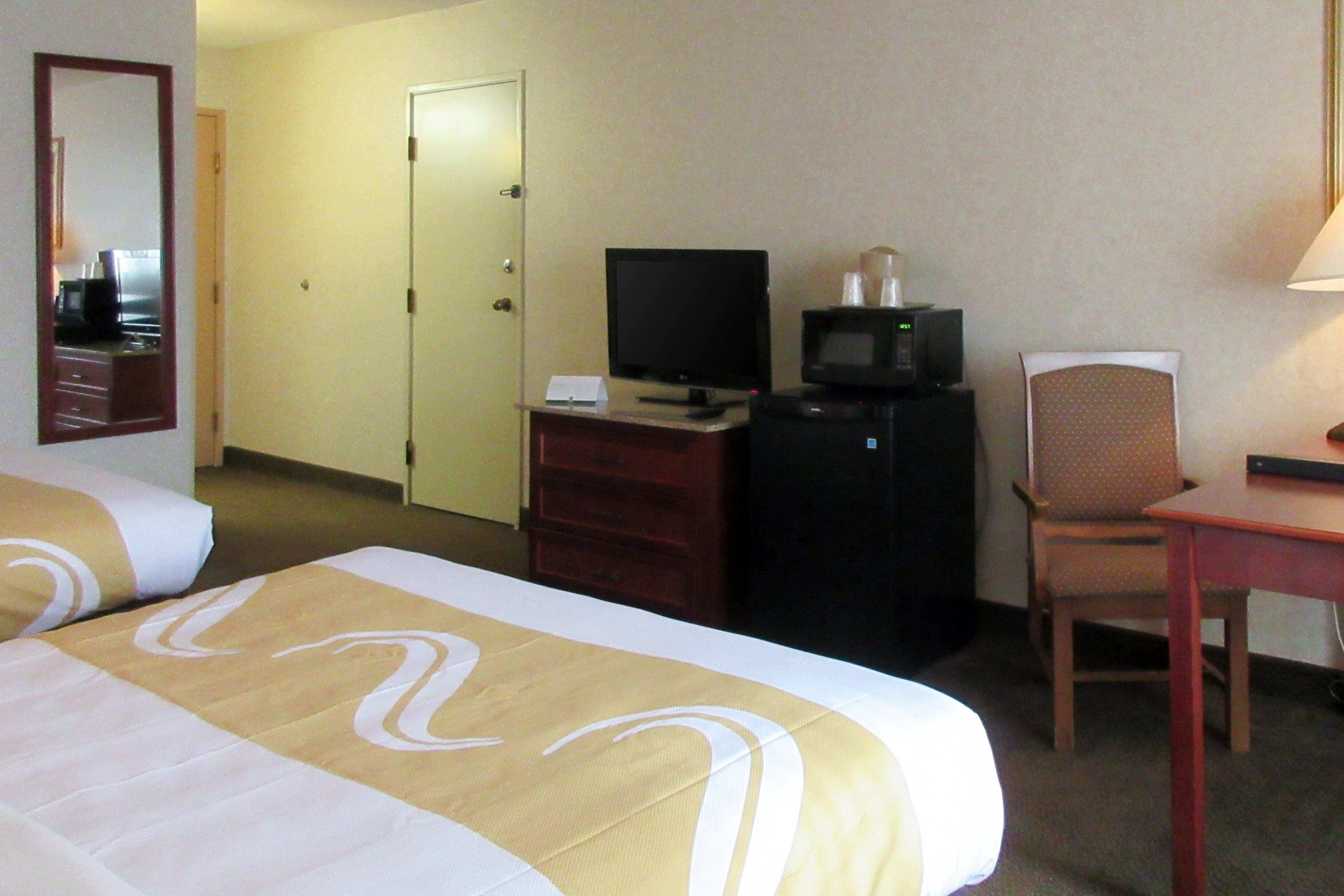 Quality Inn & Suites Albuquerque Midtown - University Area - Image 4