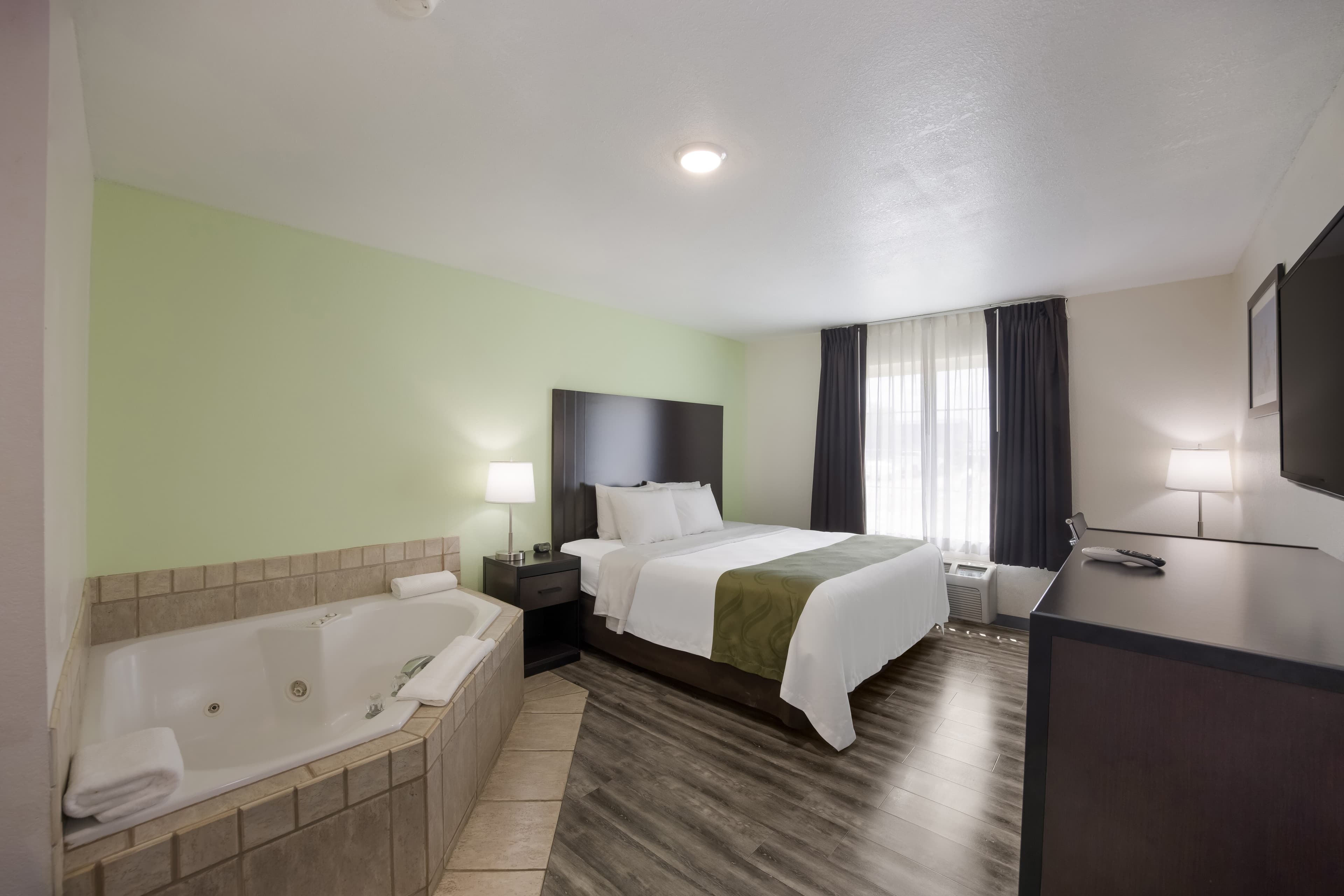 Quality Inn & Suites Clayton, NM — 11