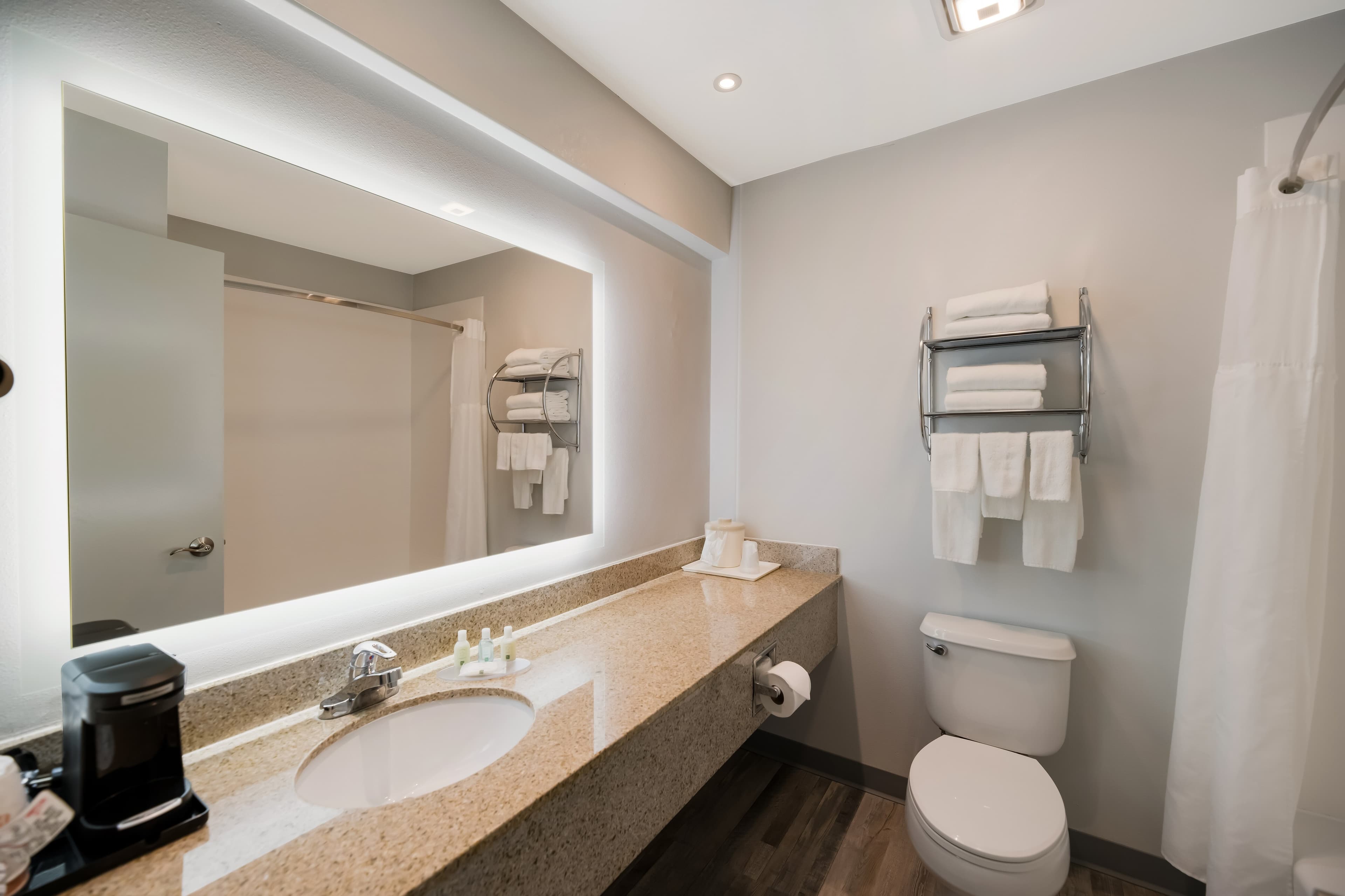 Quality Inn & Suites Artesia — 9