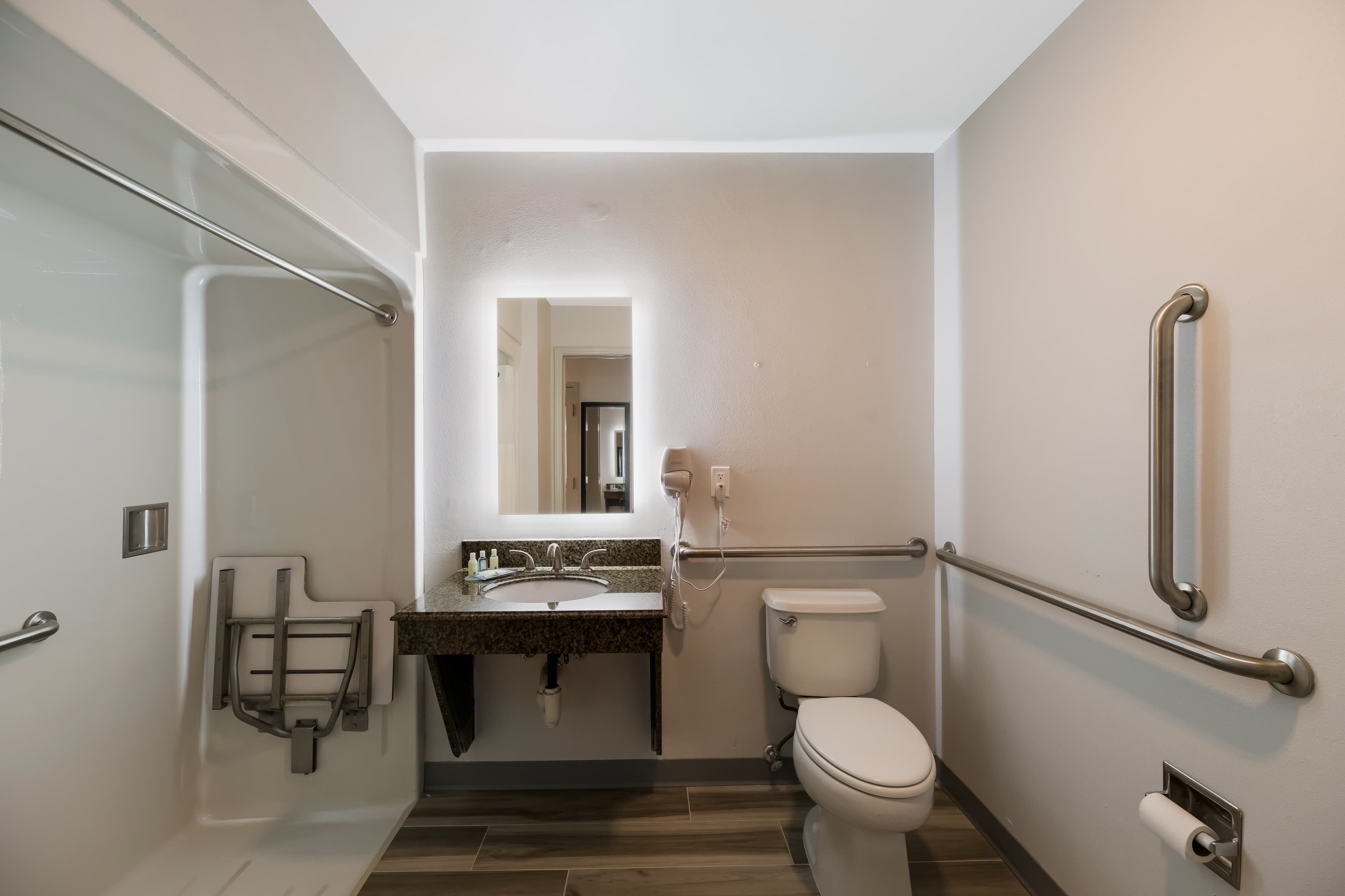 Quality Inn & Suites Artesia — 13