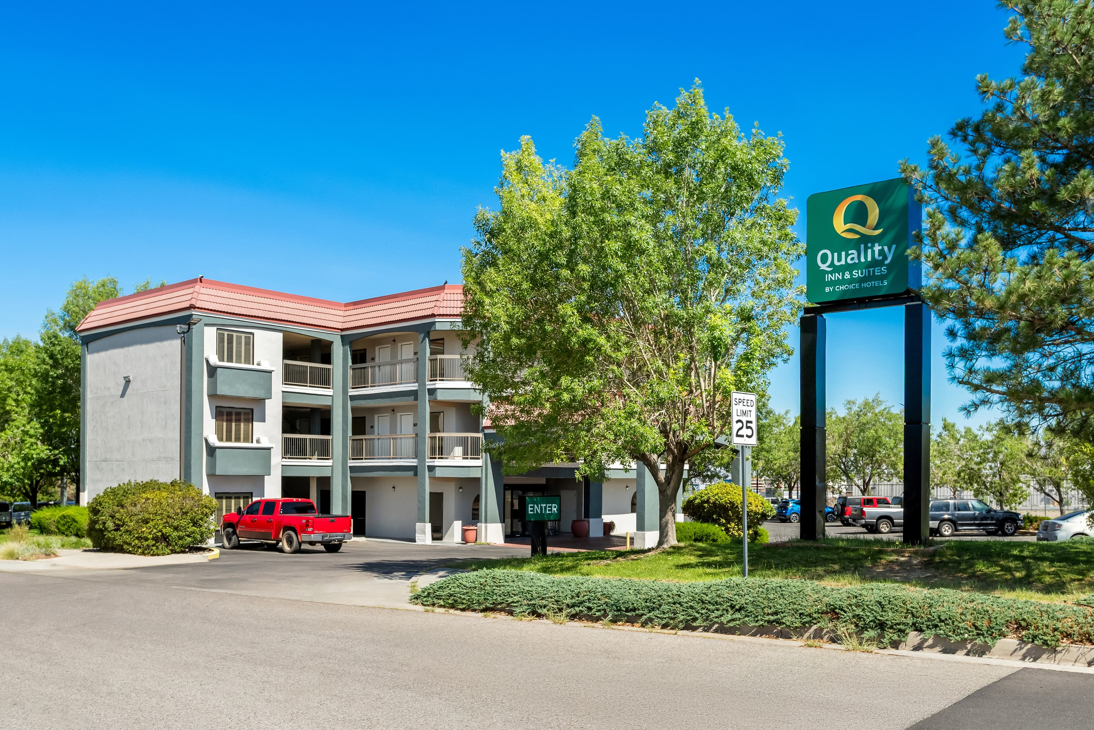 Quality Inn & Suites Sunport Airport Albuquerque - Image 1