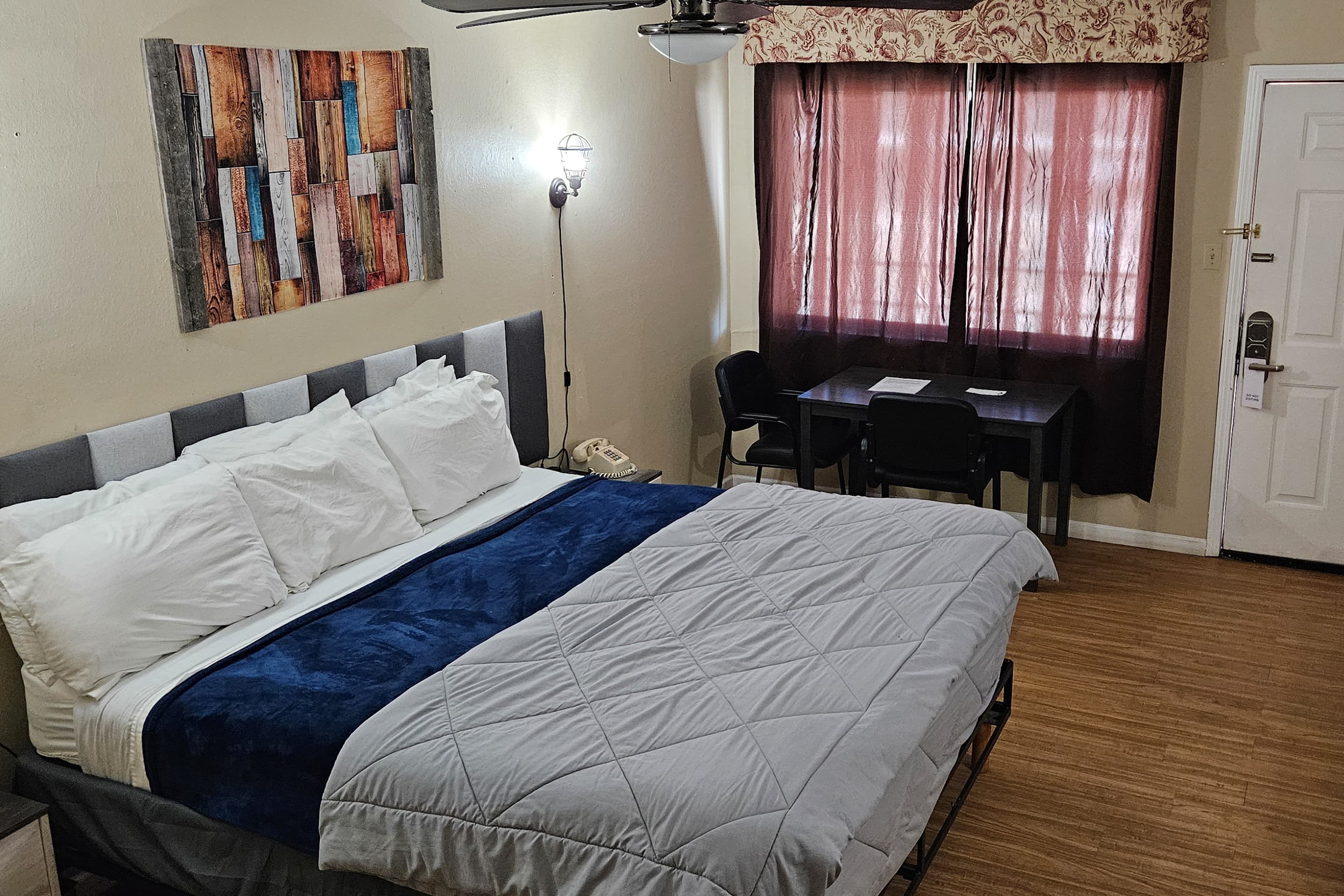 Rodeway Inn Roswell West — 2