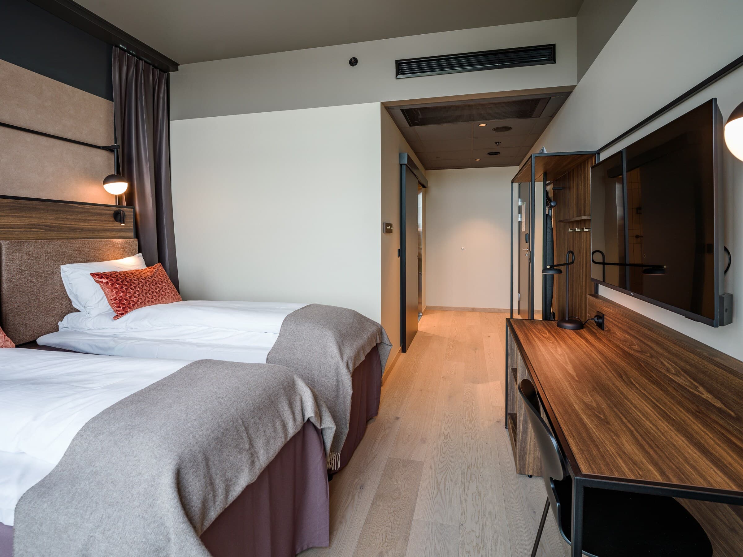 Quality Hotel Panorama - Image 2