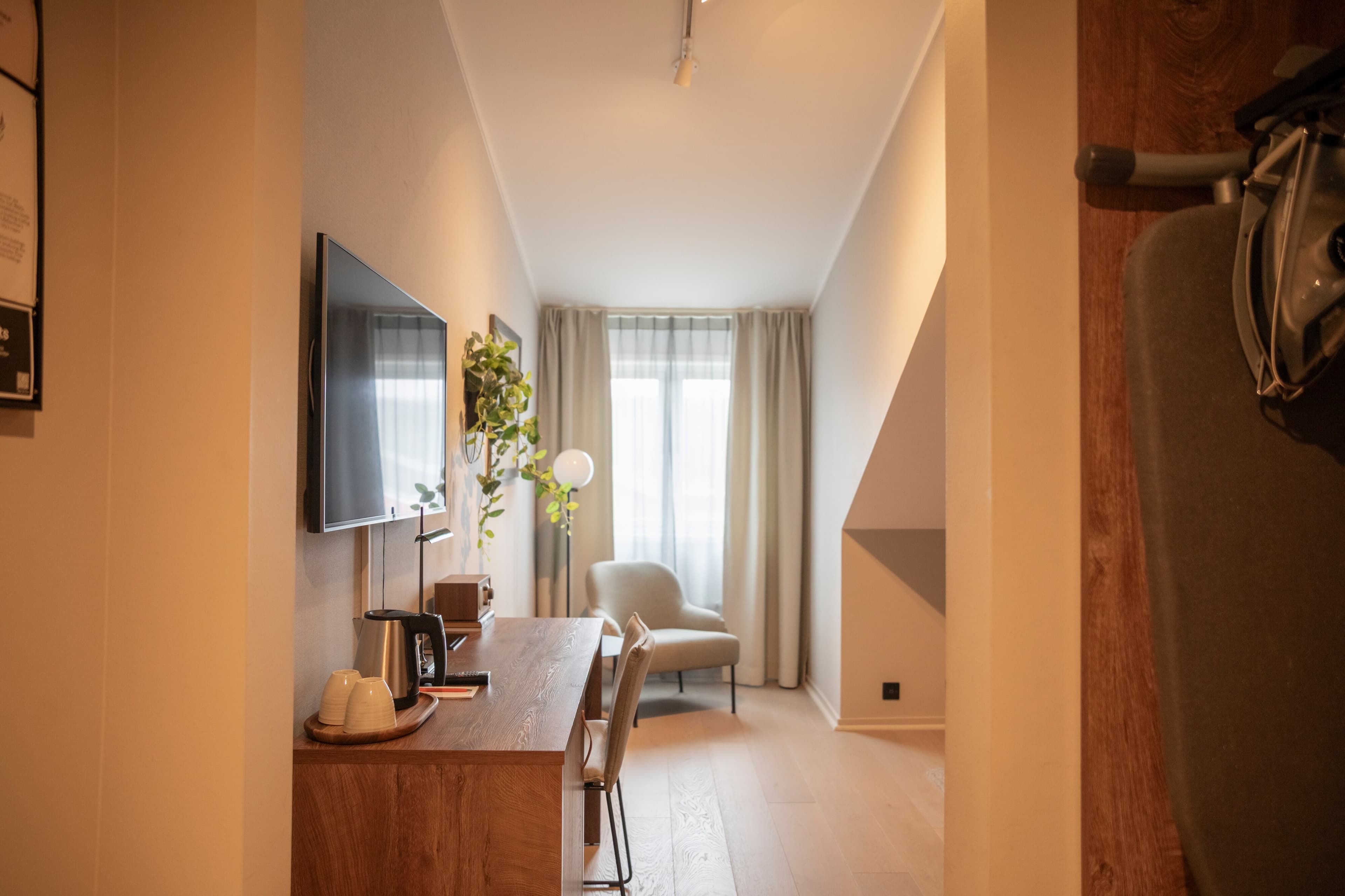 Home Hotel Hammer — 7