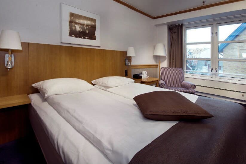 Home Hotel With - Image 5
