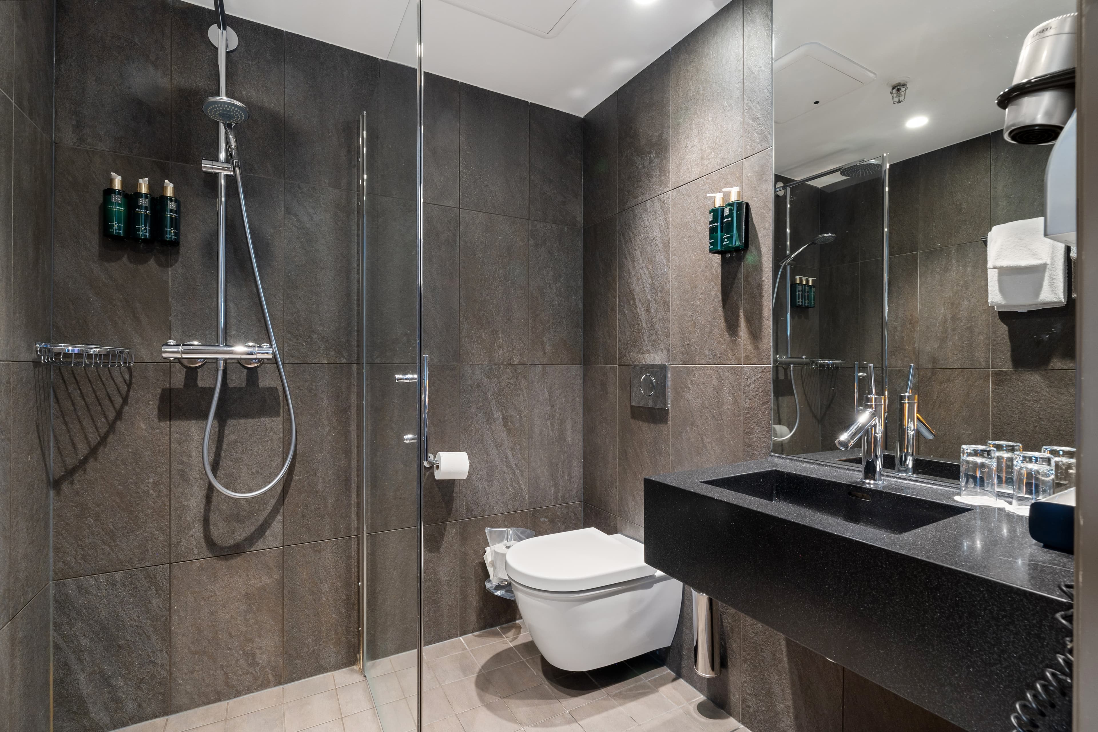 Clarion Hotel Admiral — 8