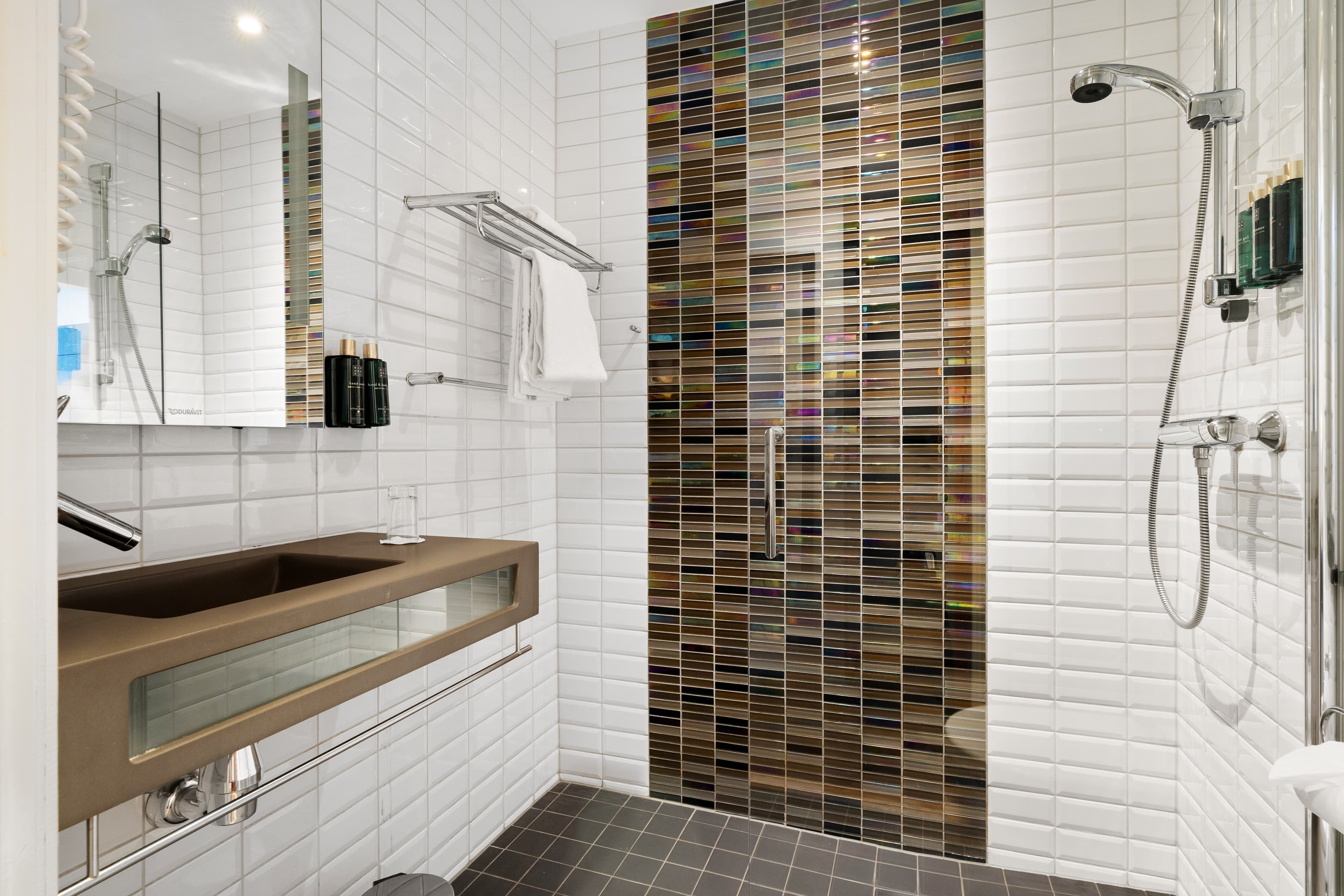 Clarion Hotel Admiral — 10
