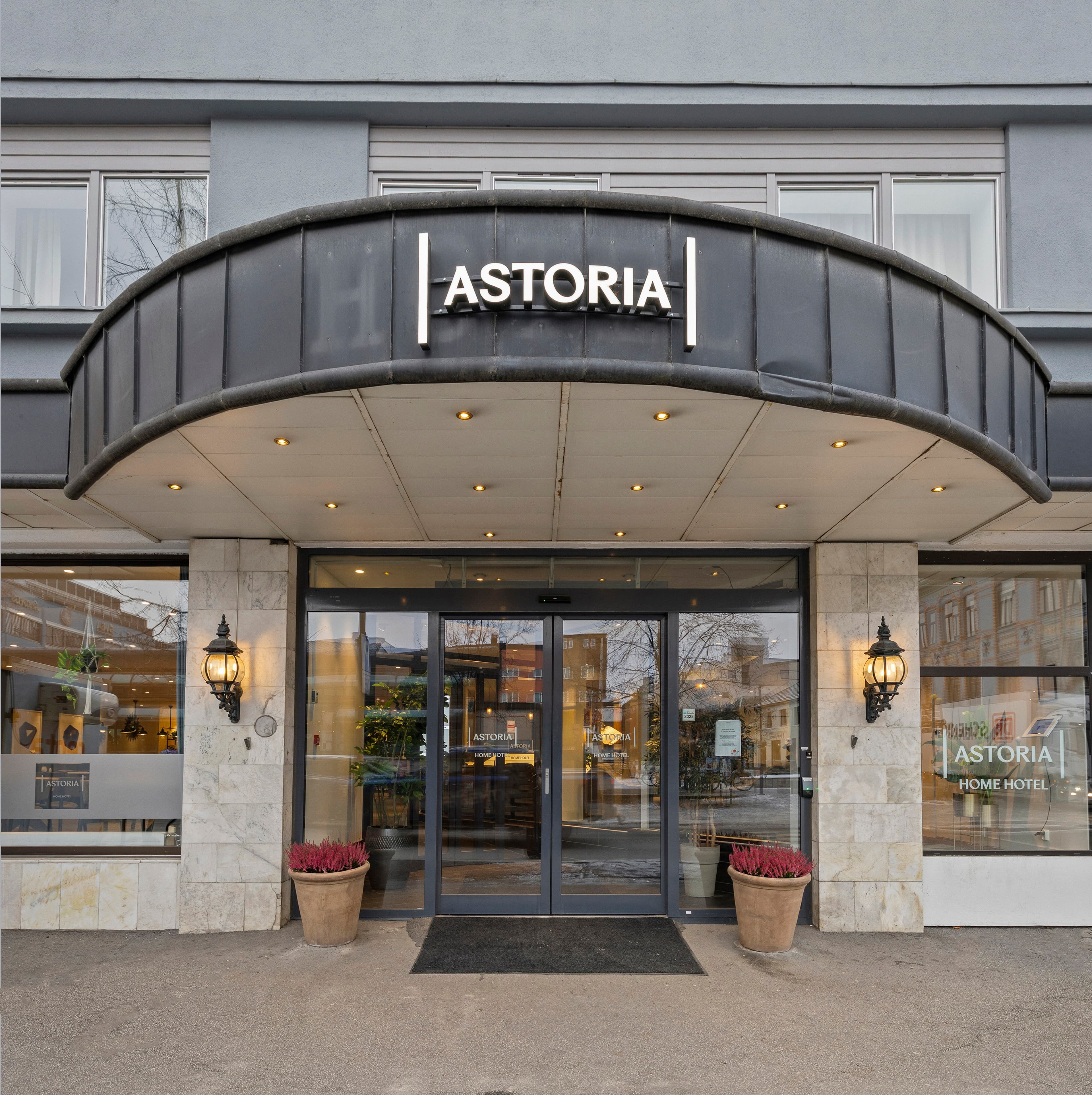 Home Hotel Astoria - Image 1
