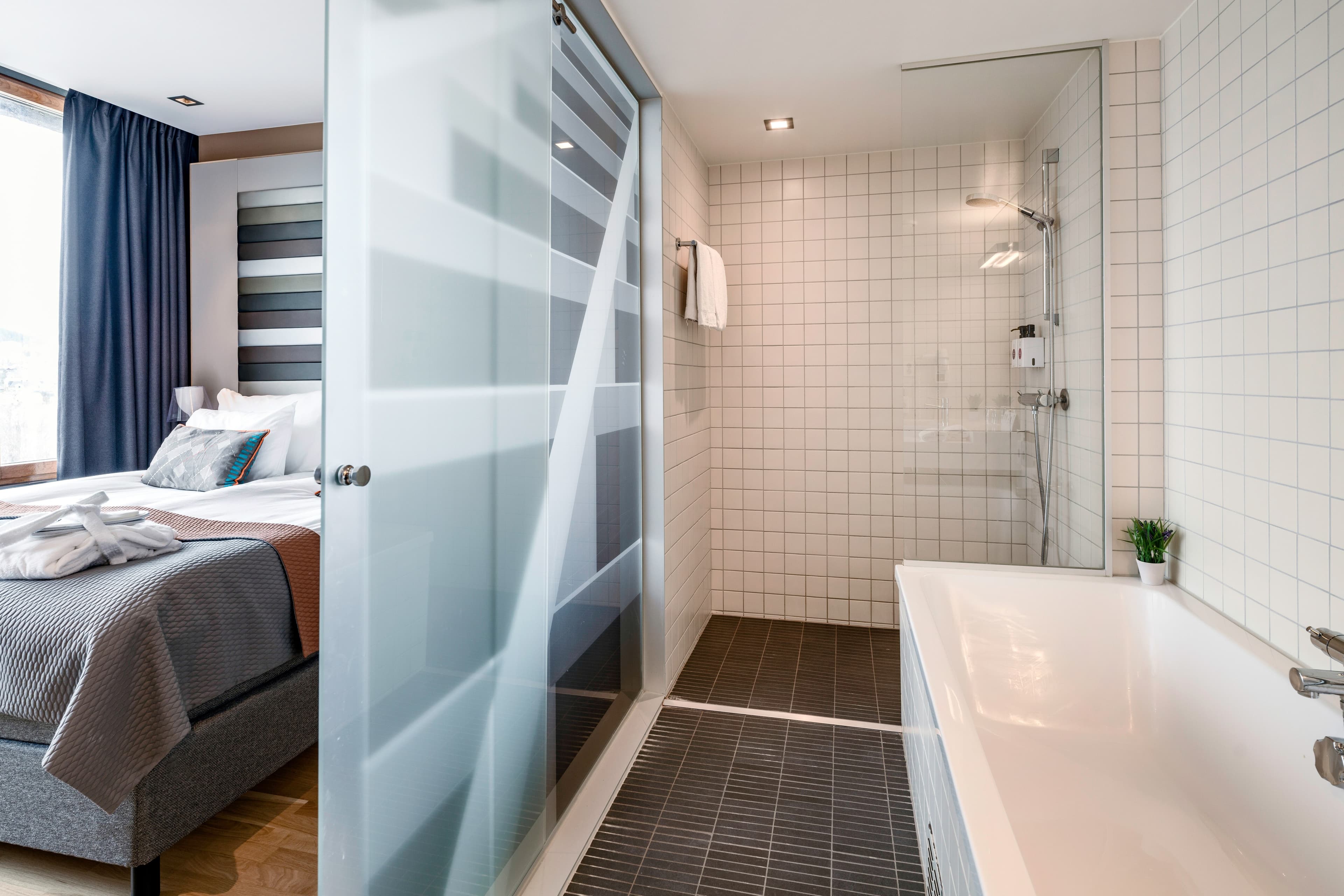 Quality Hotel 33 — 7