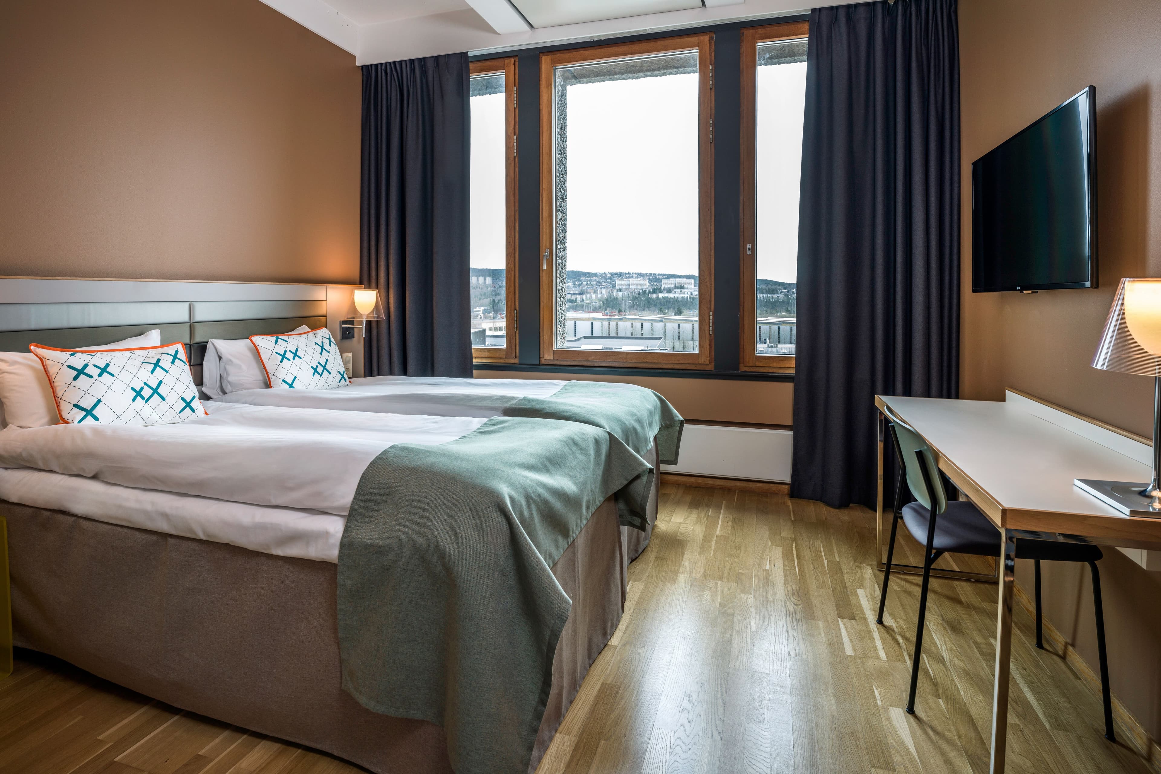 Quality Hotel 33 — 18