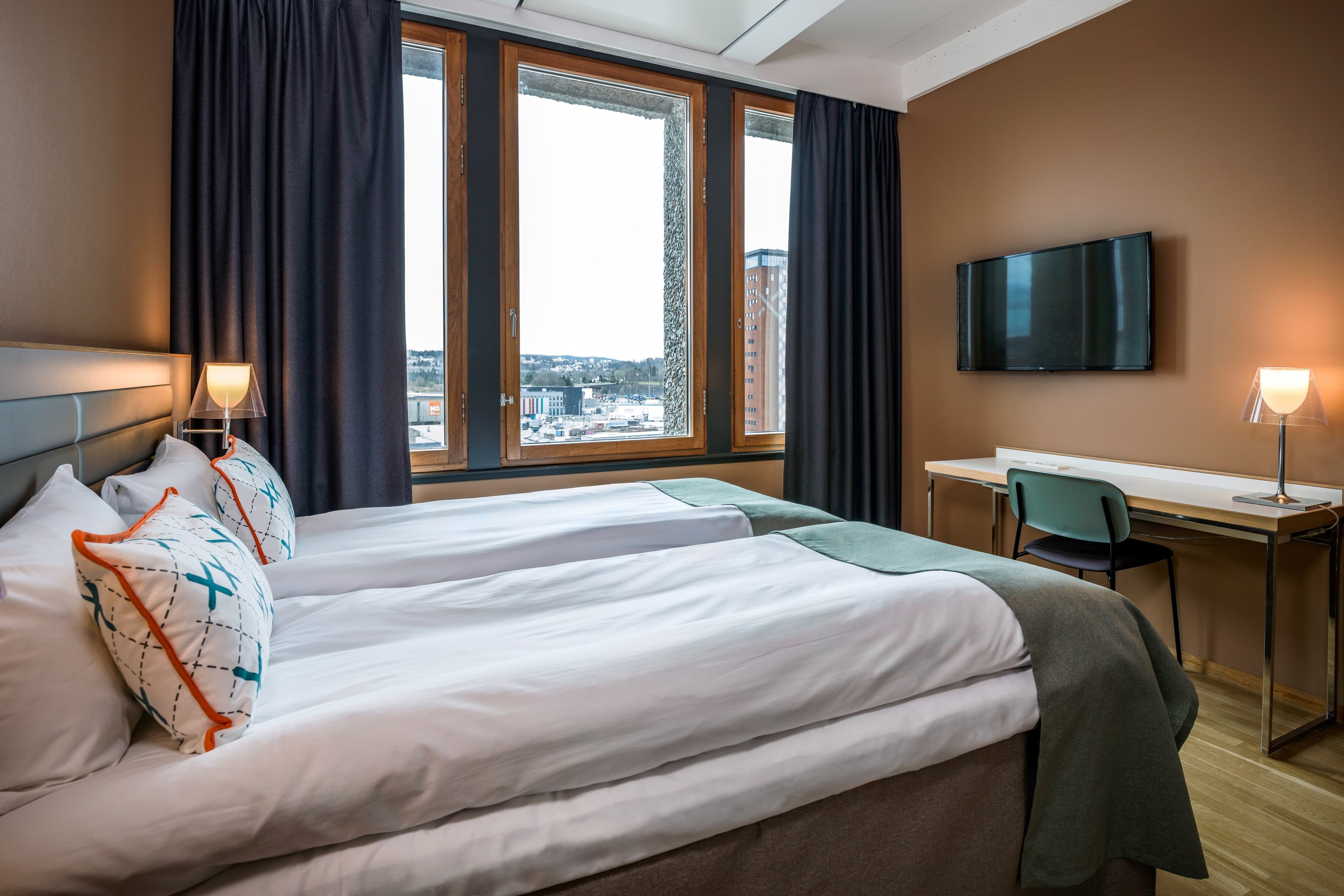 Quality Hotel 33 — 19