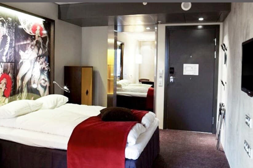 Comfort Hotel Square - Image 2