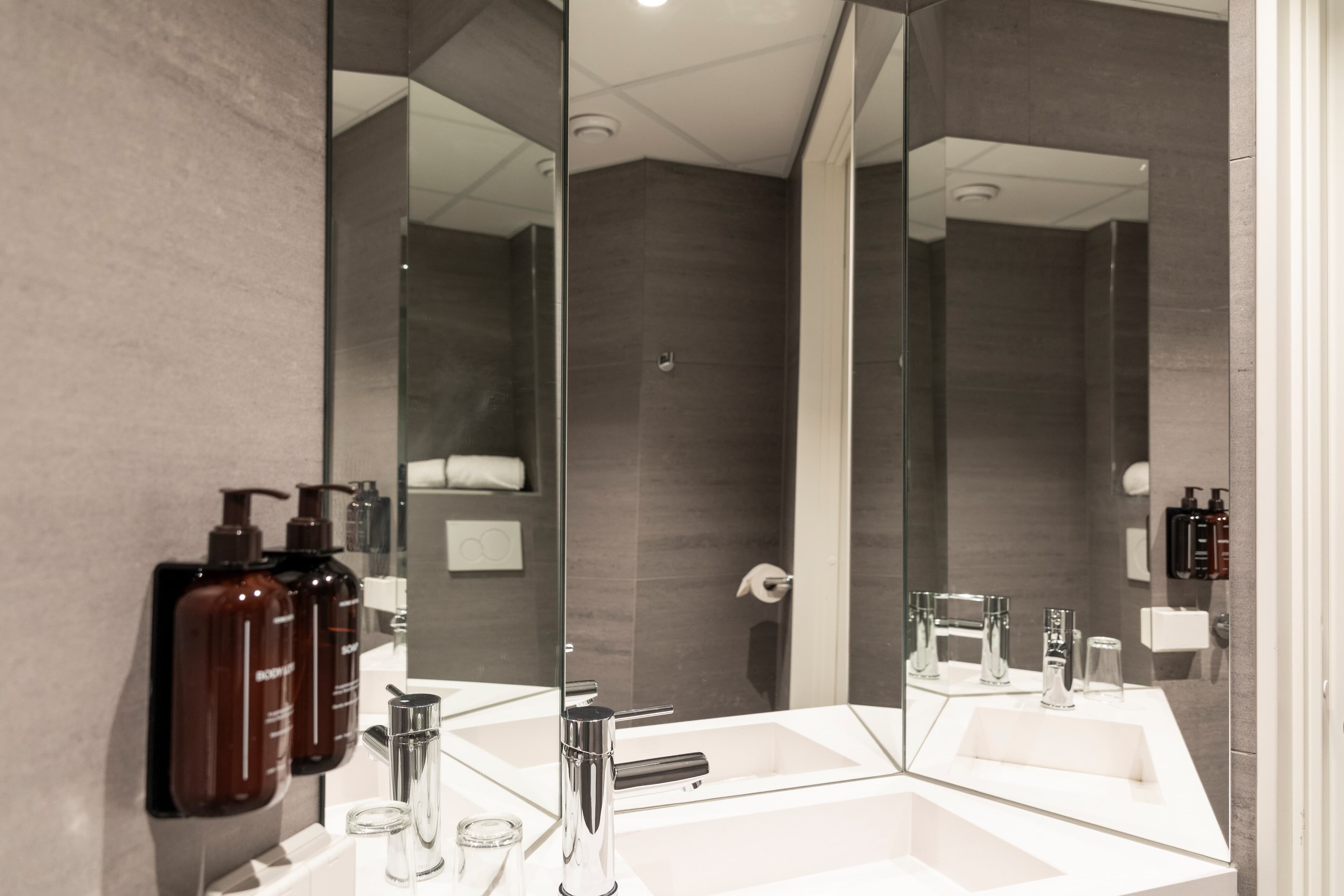 Home Hotel Grimstad — 6