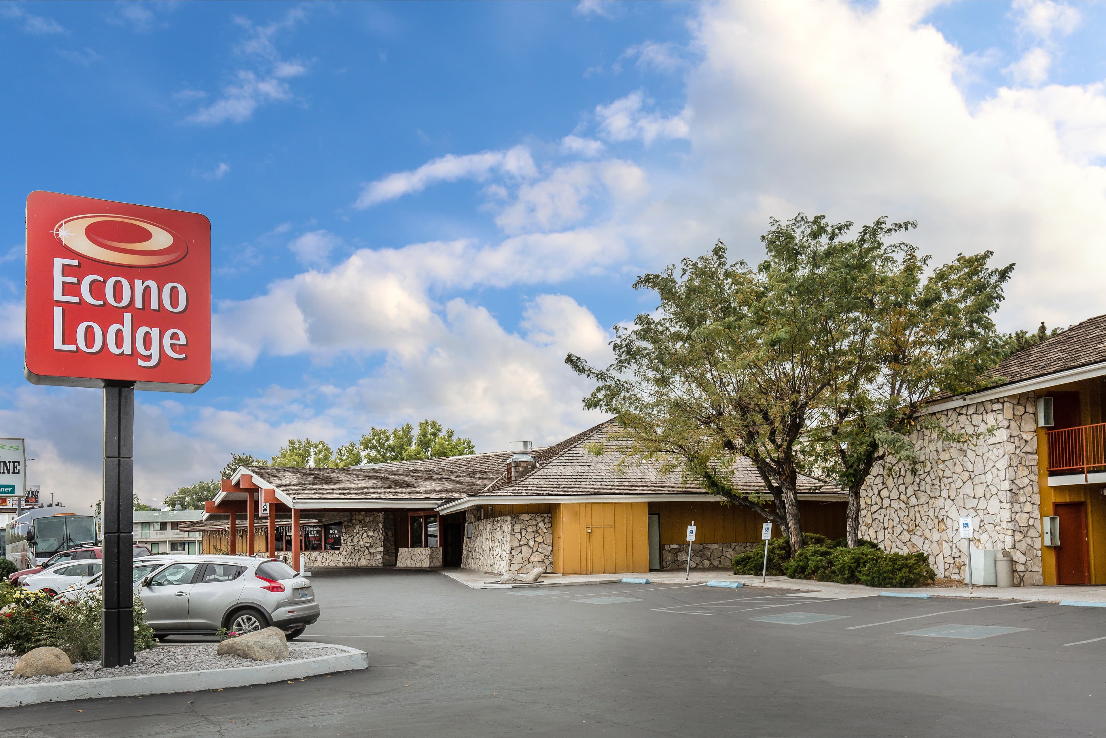 Econo Lodge Near Reno-Sparks Convention Center - Image 1