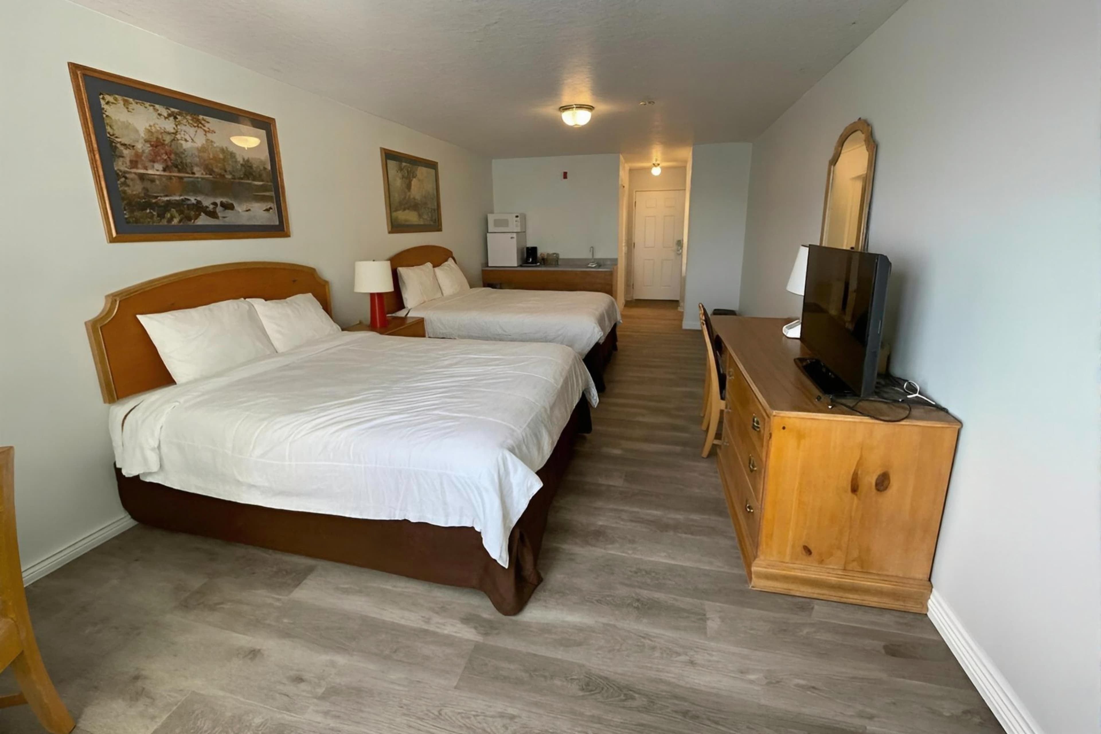 Quality Inn Carlin - Image 2