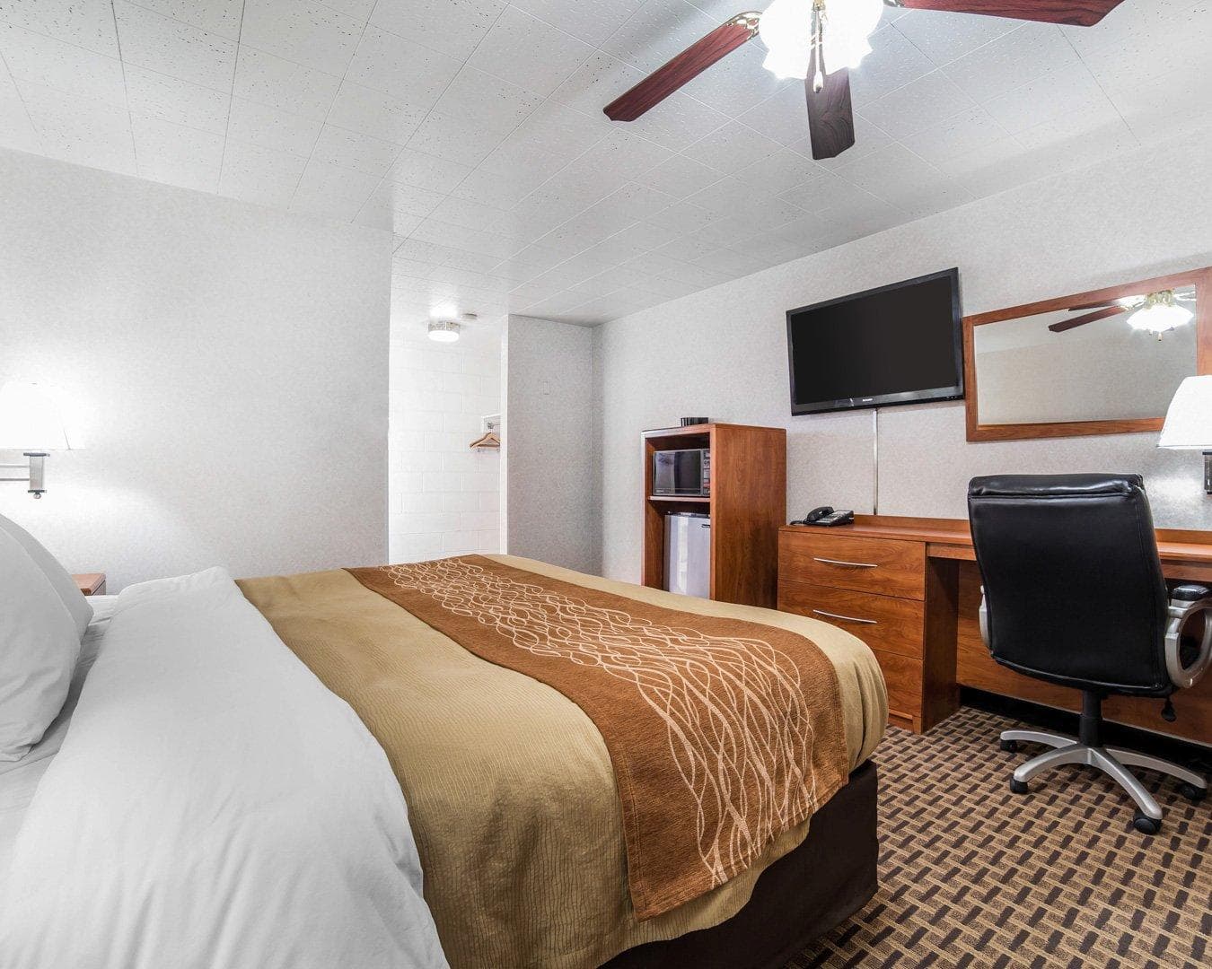 Rodeway Inn Elko Downtown Area — 11