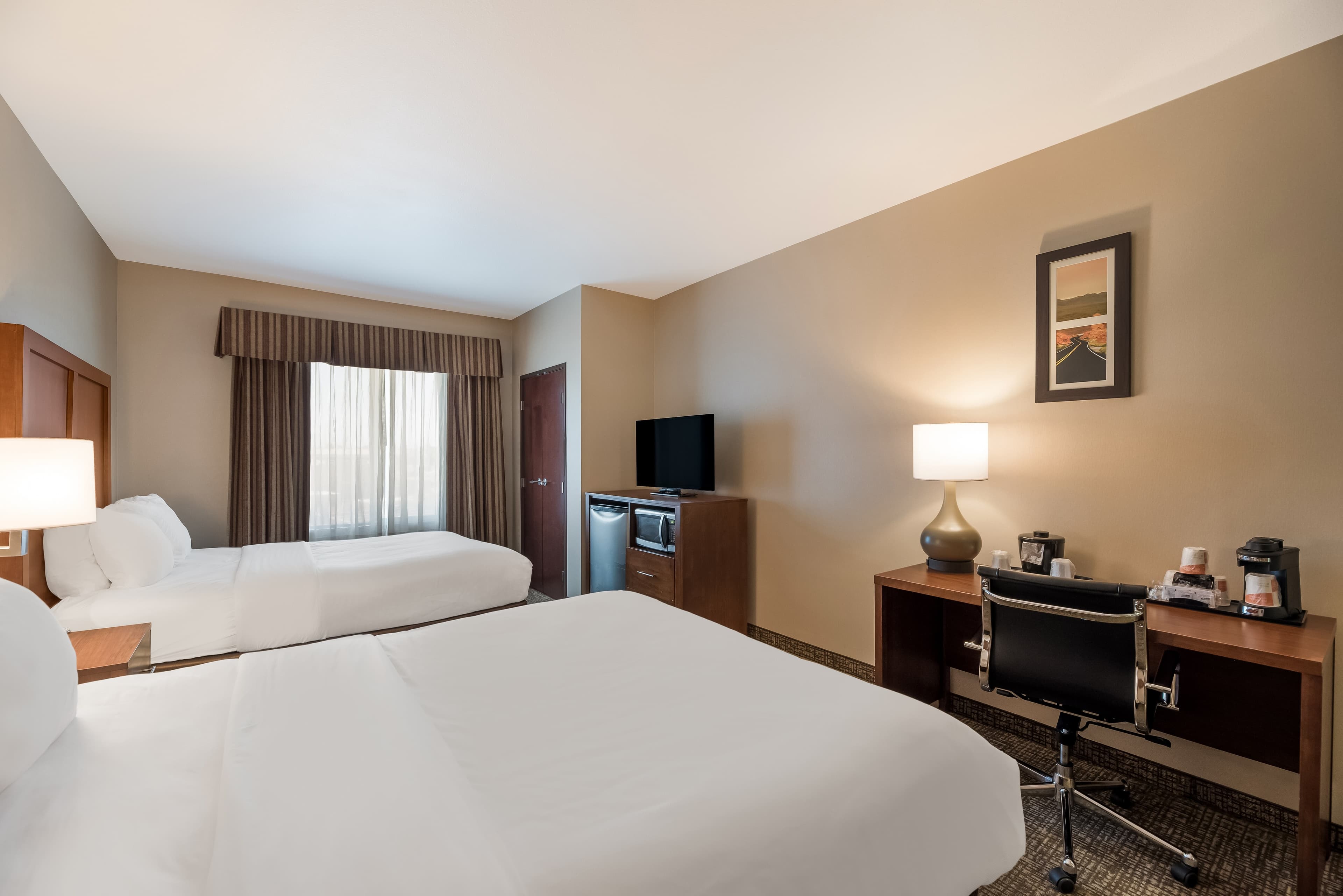 Comfort Inn & Suites Las Vegas - Nellis - Image 4