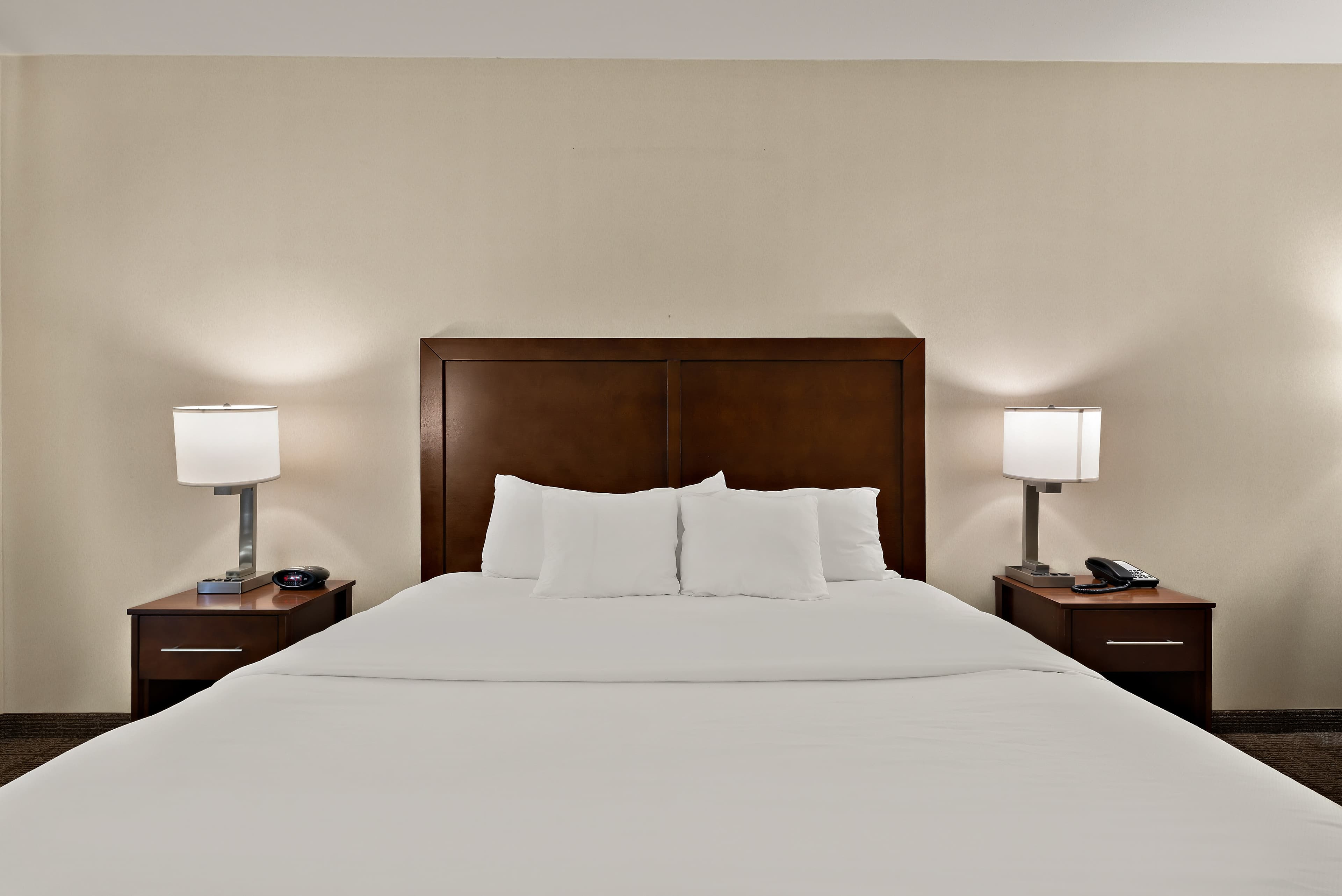 Comfort Inn & Suites Airport Convention Center - Image 4