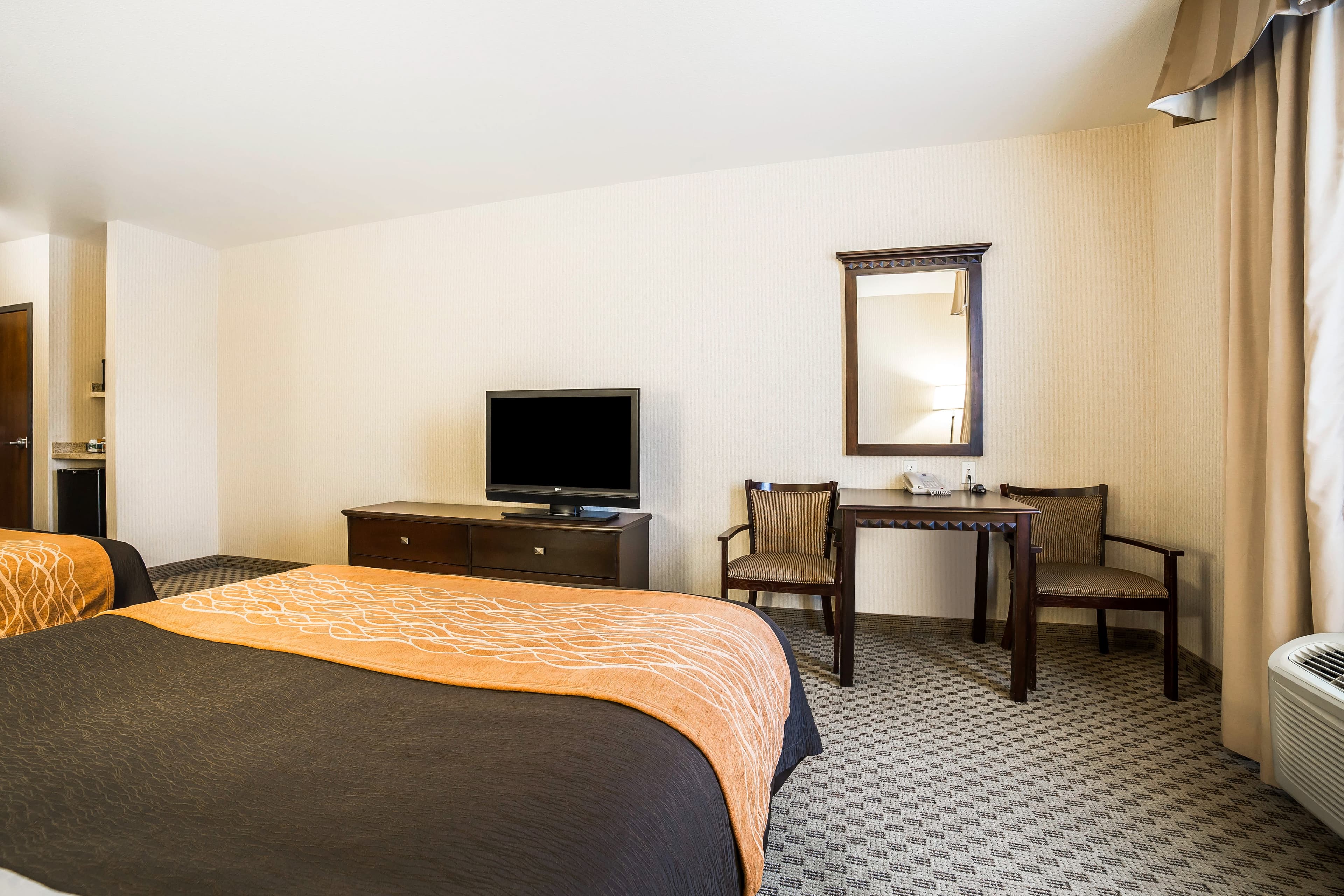 Comfort Inn & Suites Henderson - Las Vegas — 7