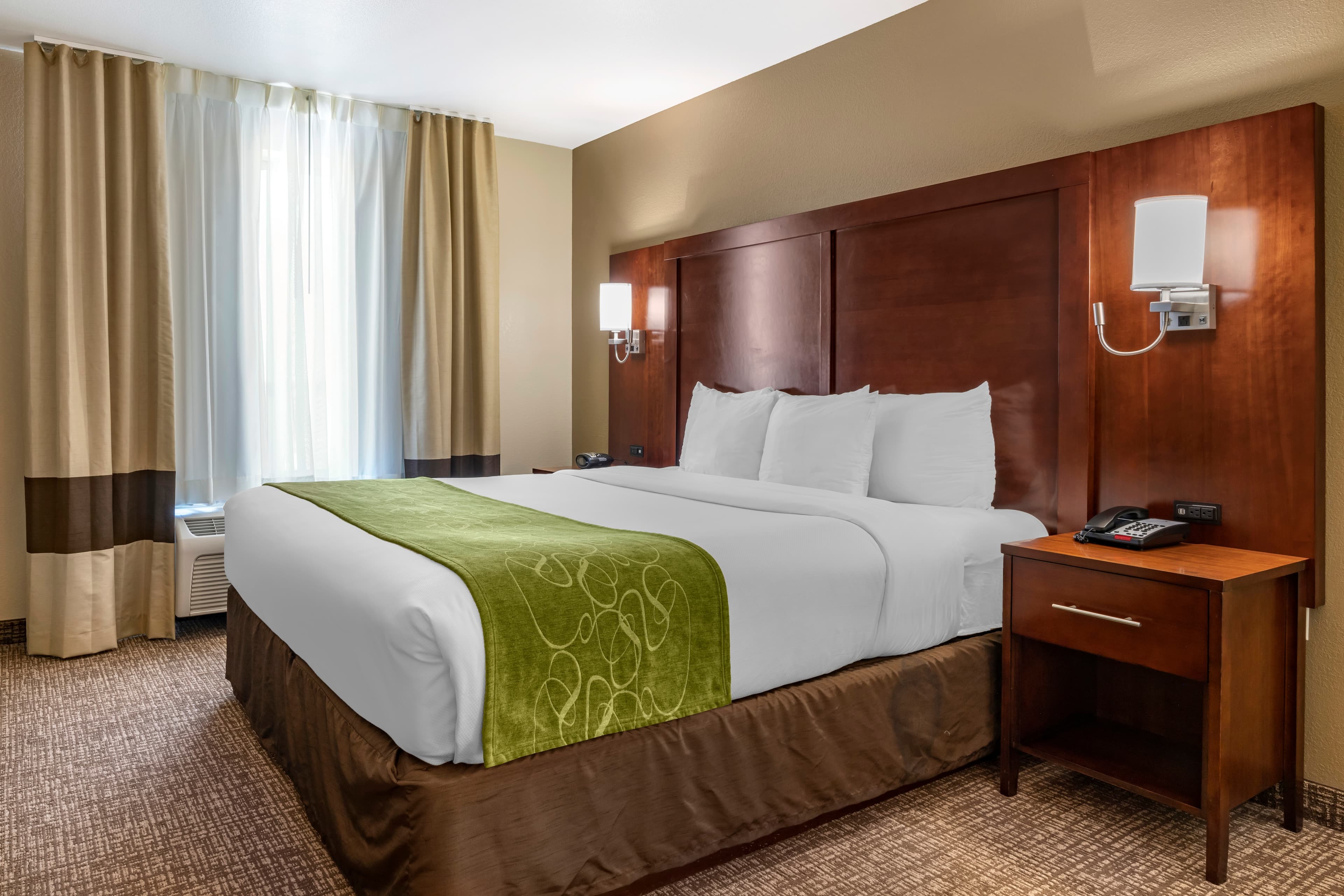 Comfort Suites Fernley — 14