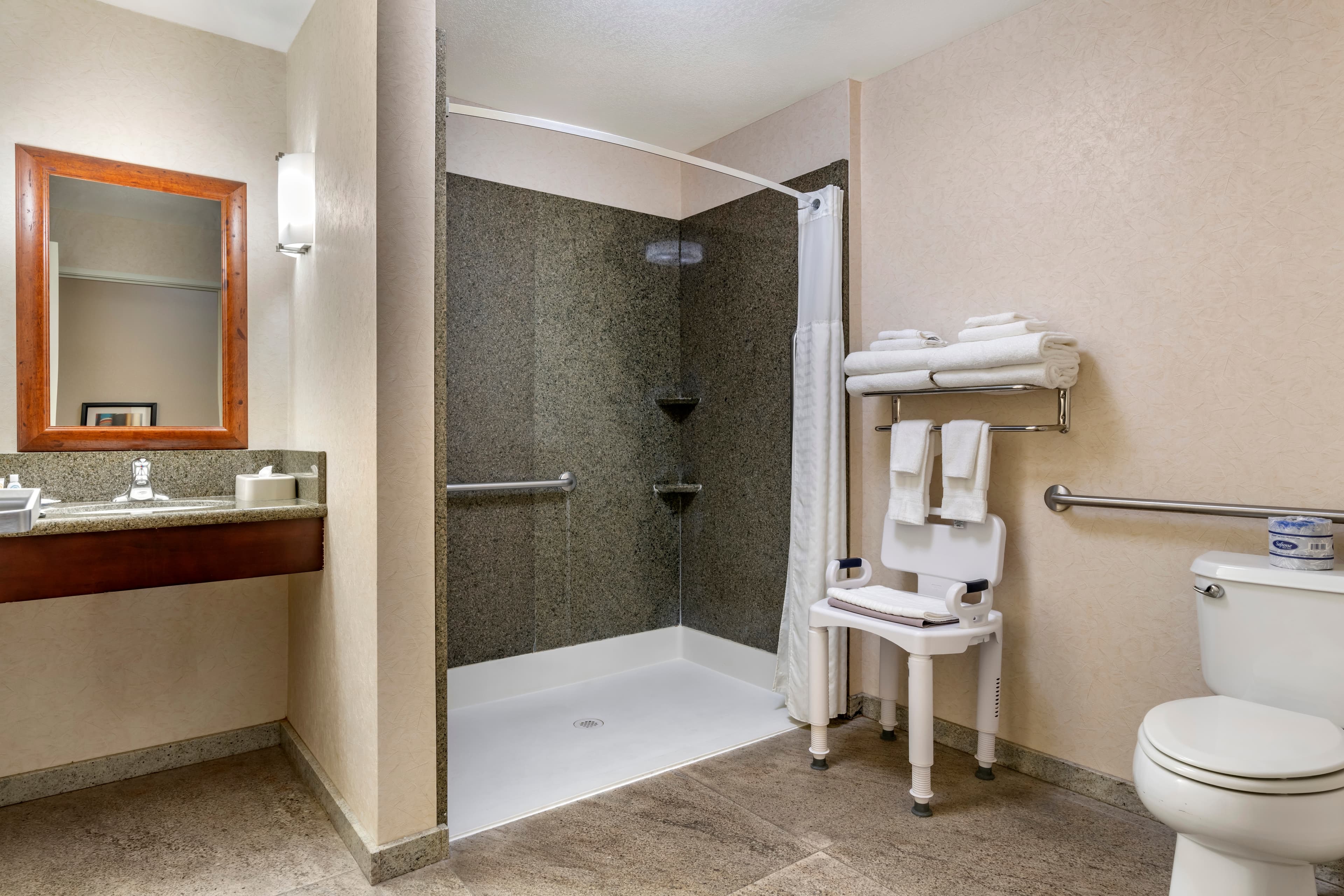 Comfort Suites Fernley — 17