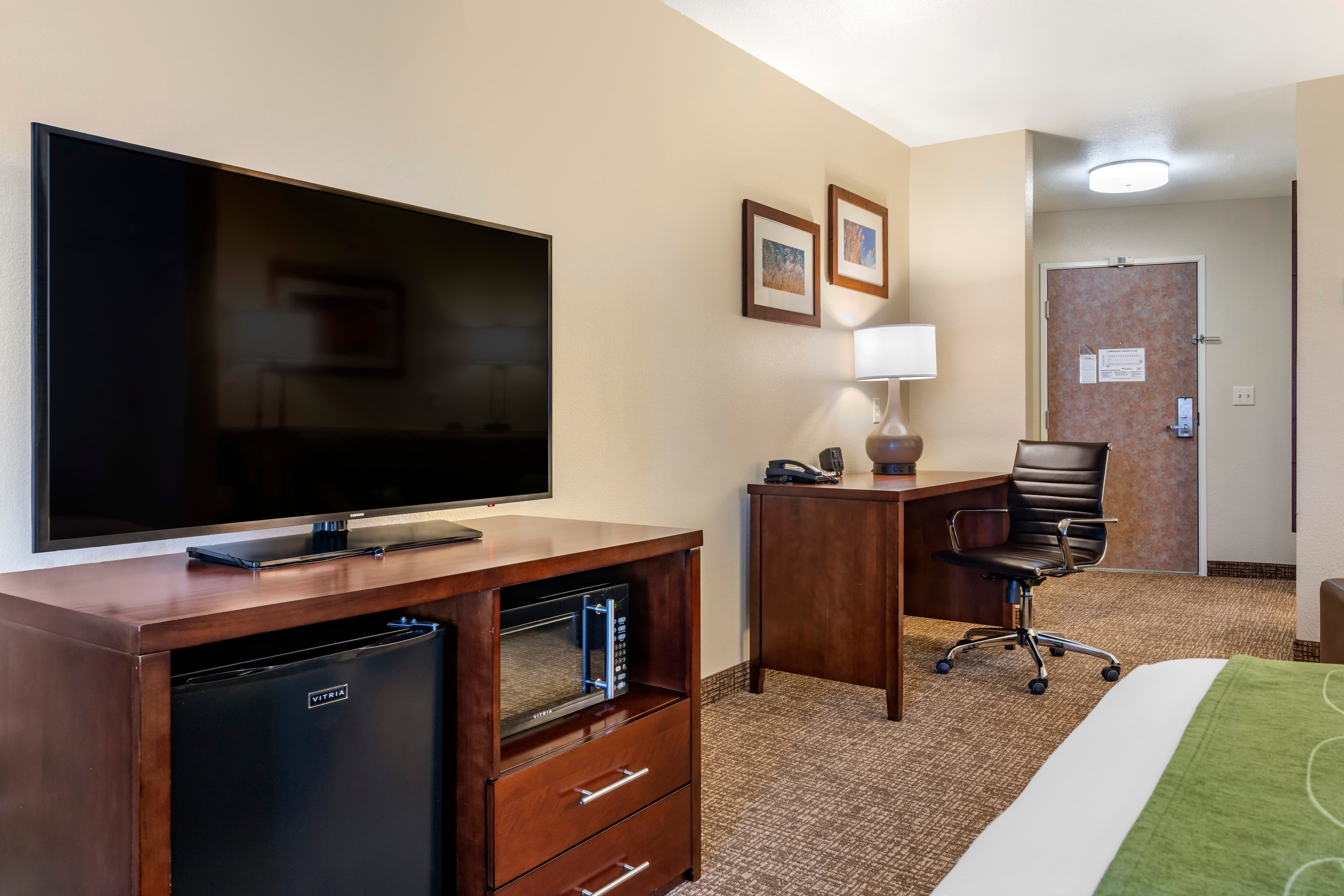 Comfort Suites Fernley — 24